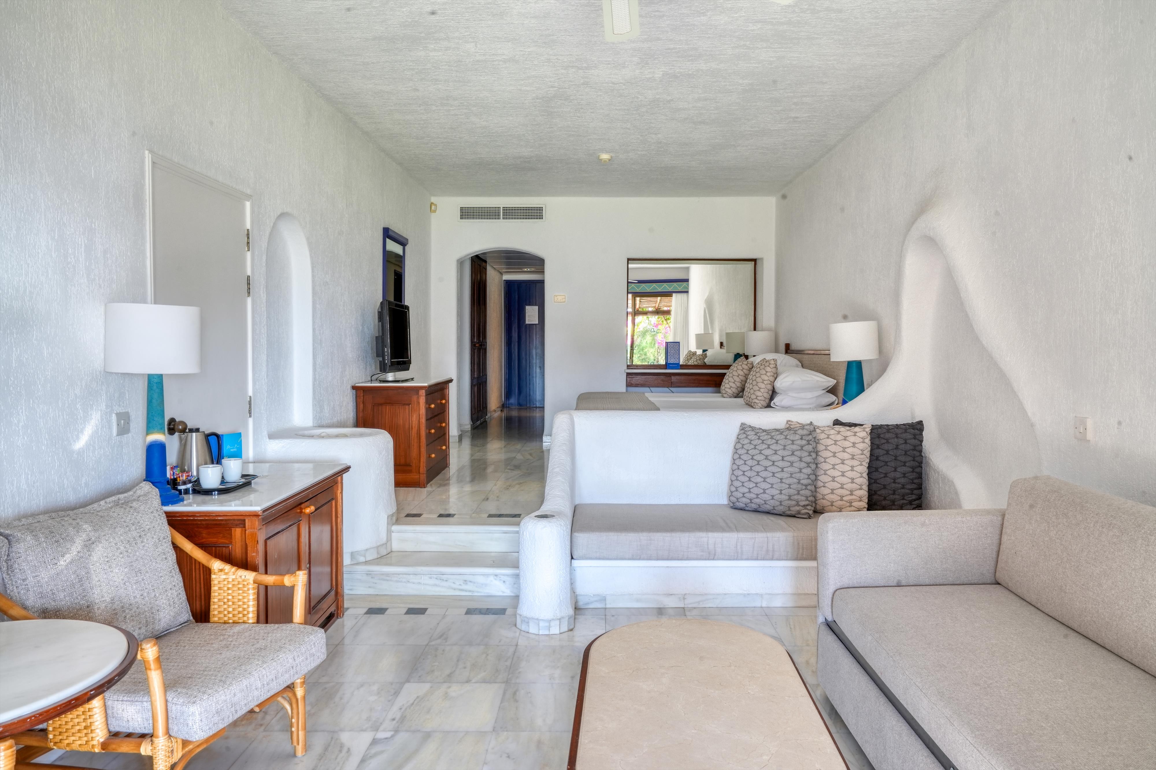 Coral Beach & Resort 8