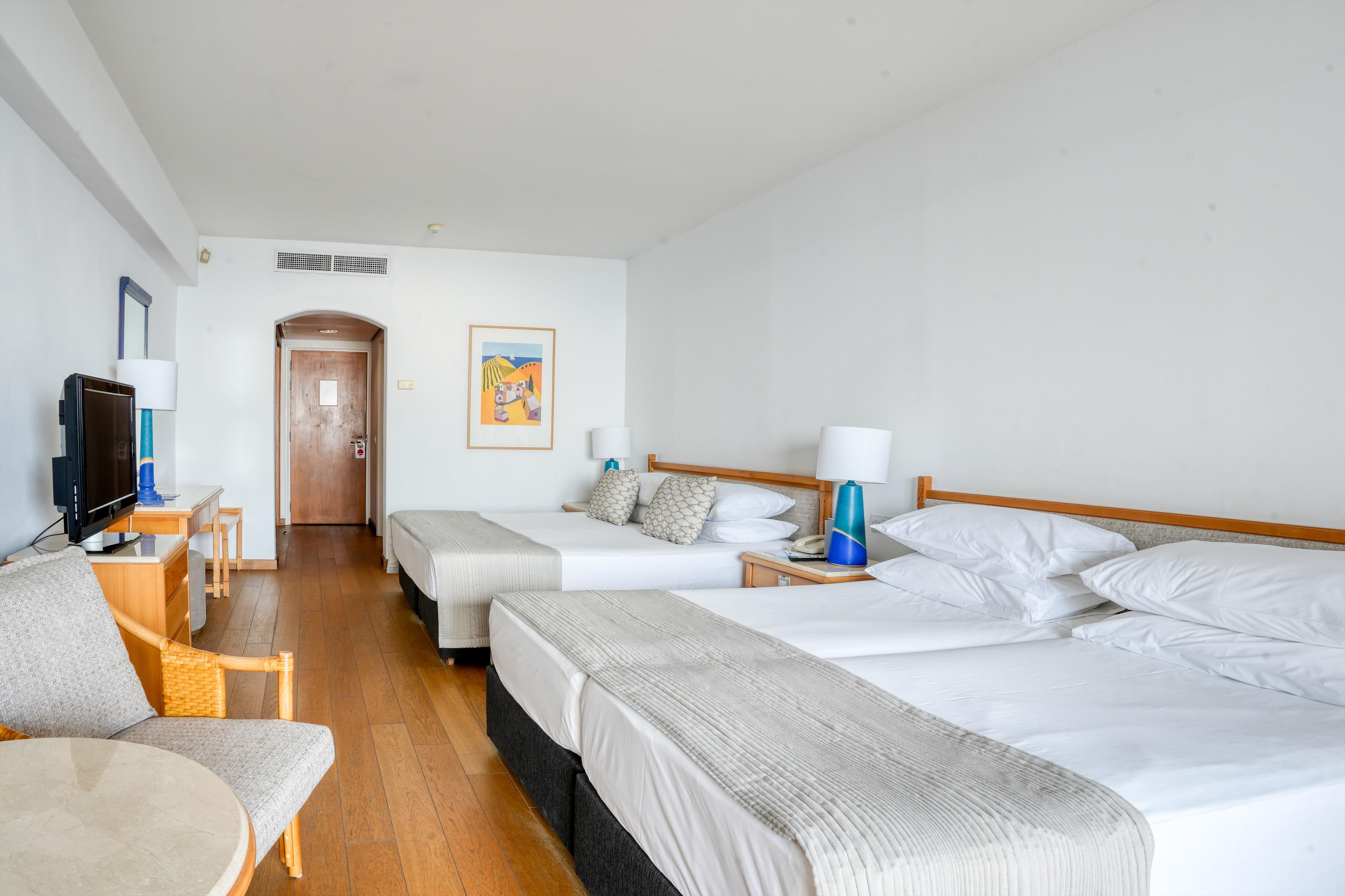 Coral Beach & Resort 9