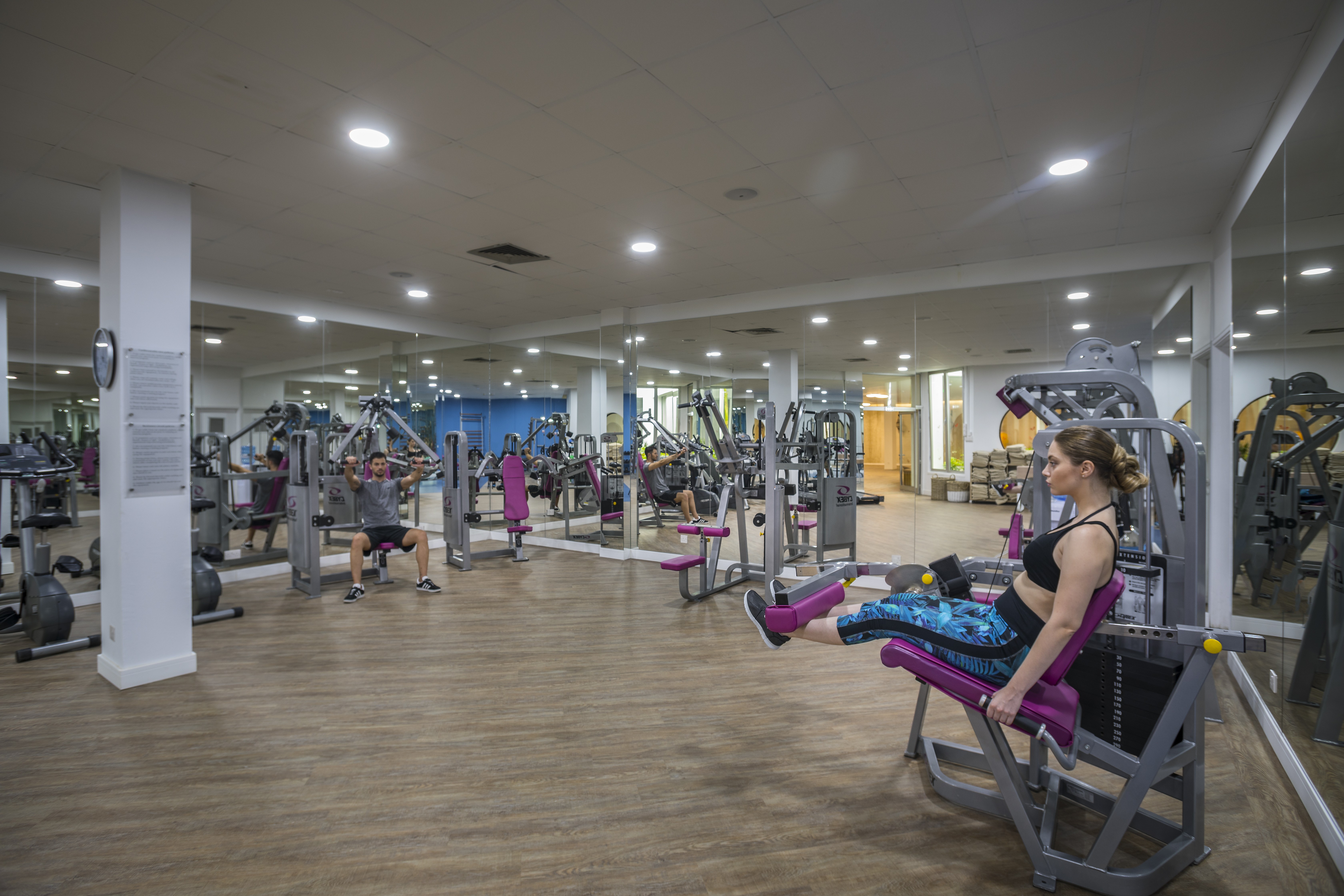 Leonardo Plaza Cypria Maris Beach Hotel and Spa 9