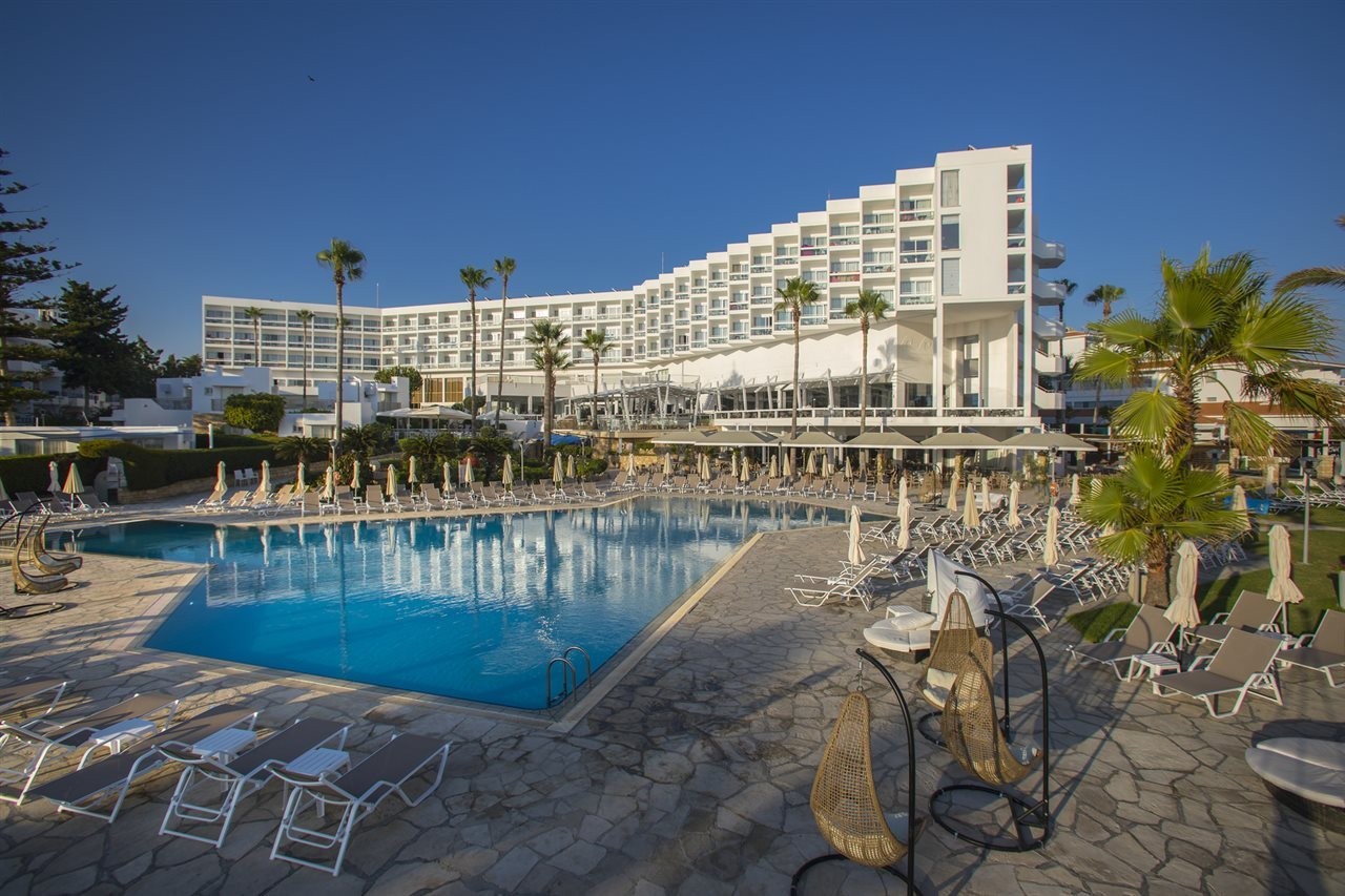 Leonardo Plaza Cypria Maris Beach Hotel and Spa