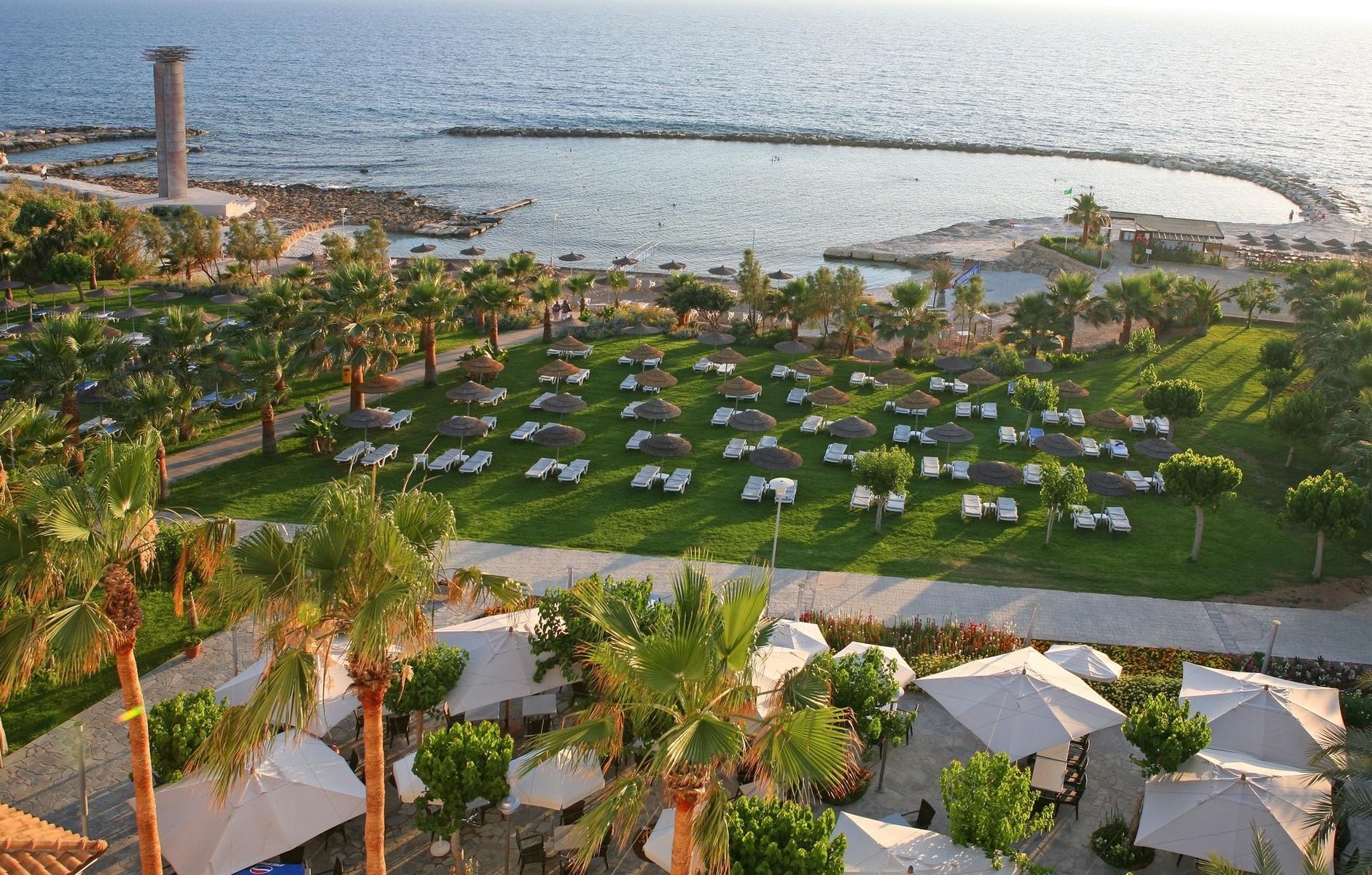 St George Beach Hotel & Spa Resort
