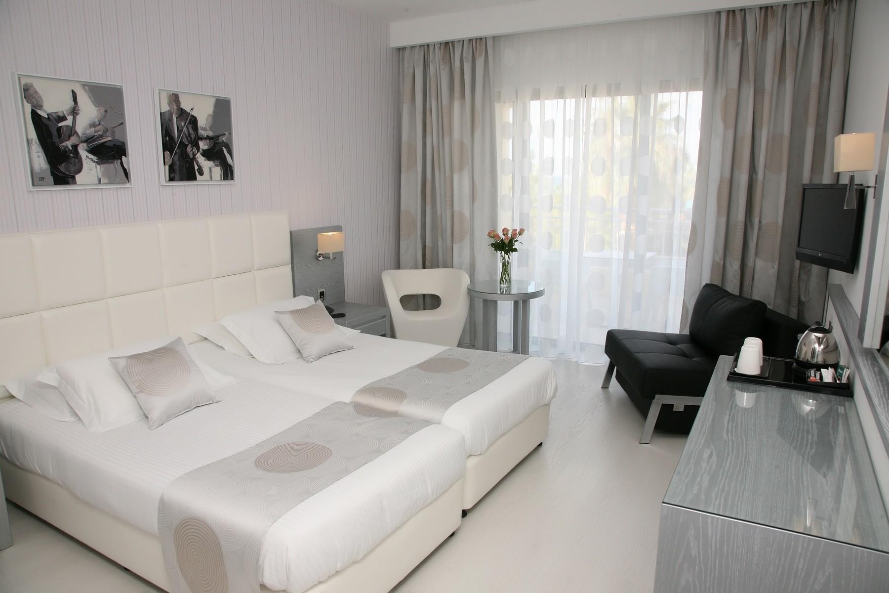 St George Beach Hotel & Spa Resort 7