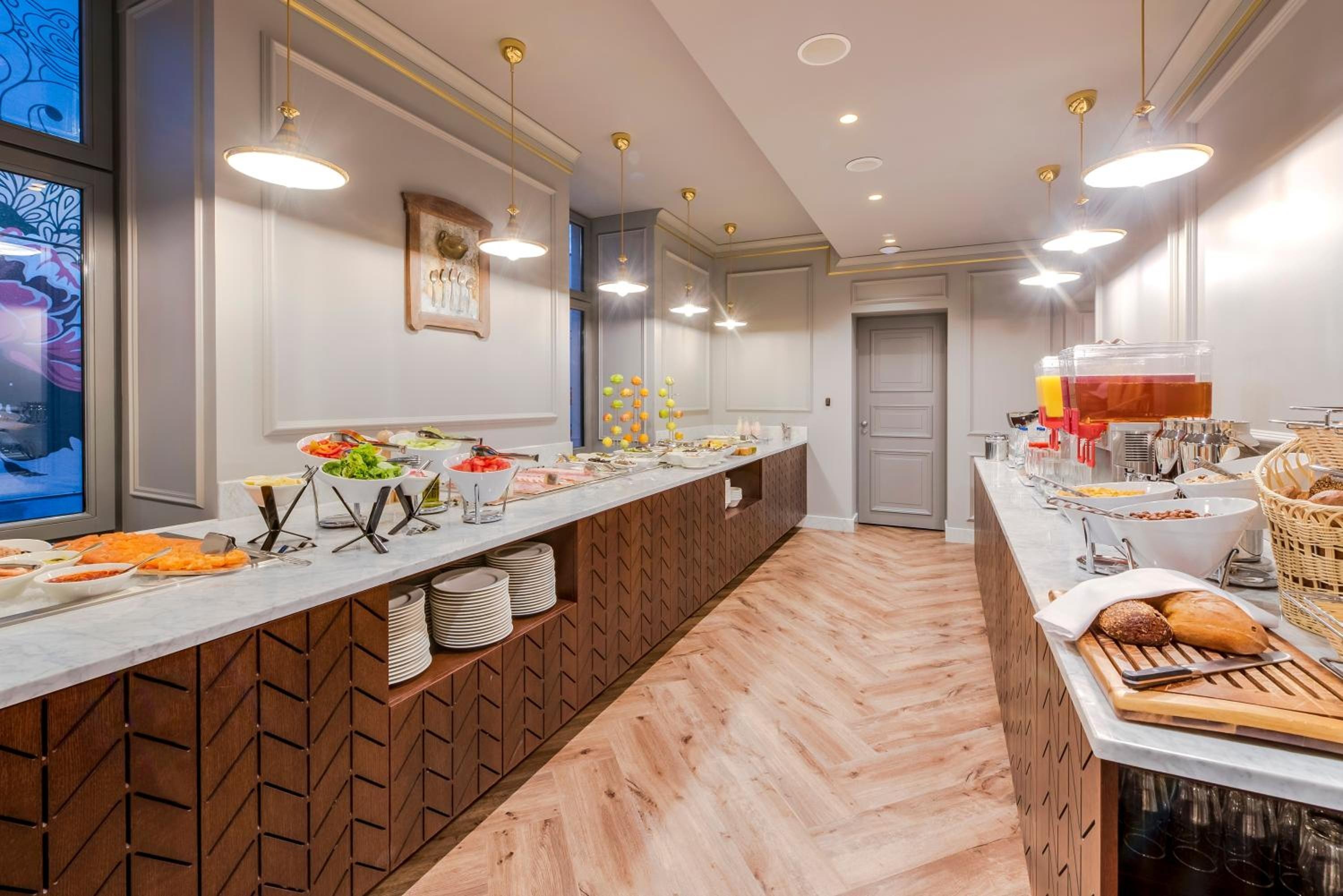 Grand Poet Hotel by Semarah 14