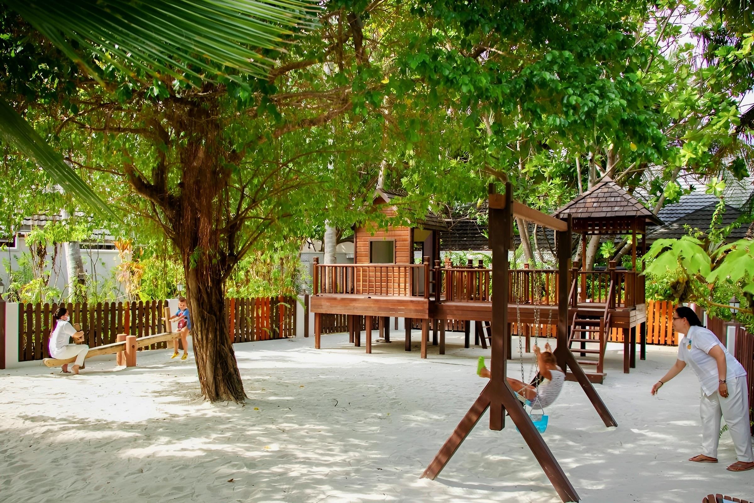 Lily Beach Resort & Spa 16