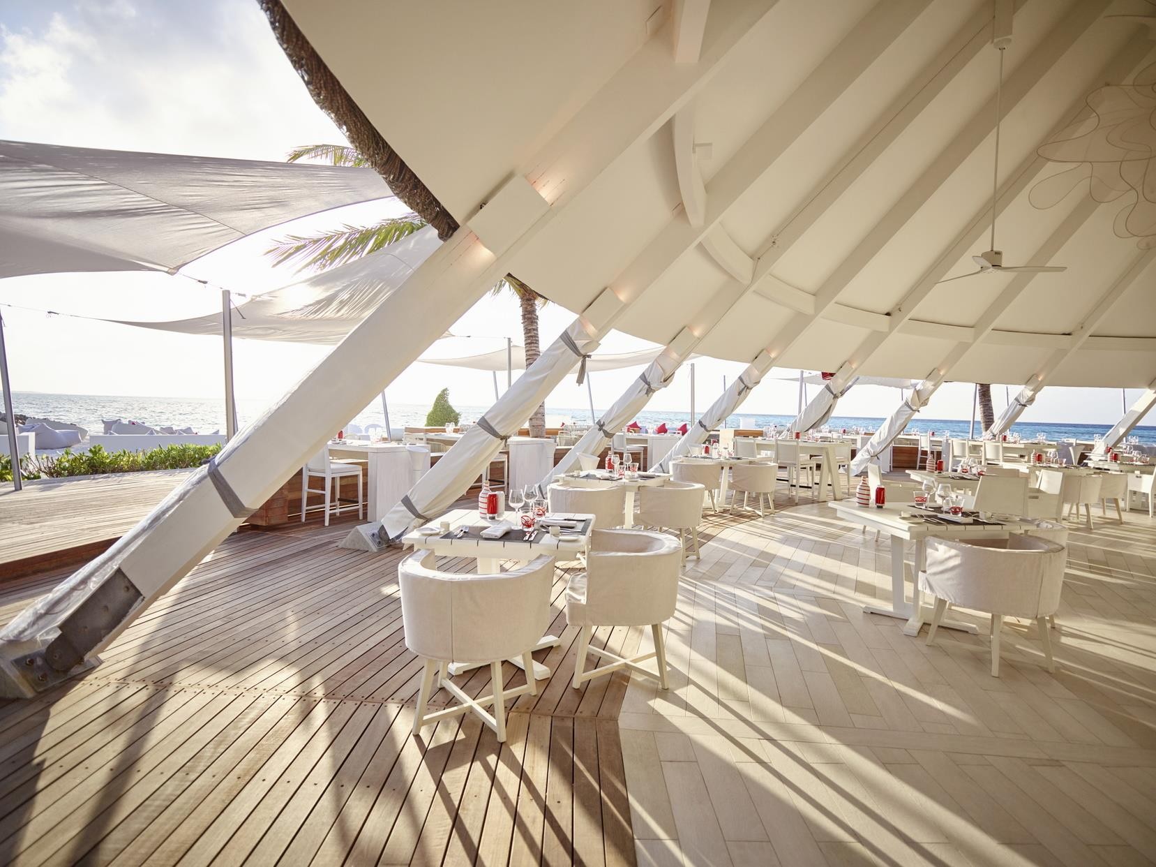 LUX* South Ari Atoll Resort & Villas 20