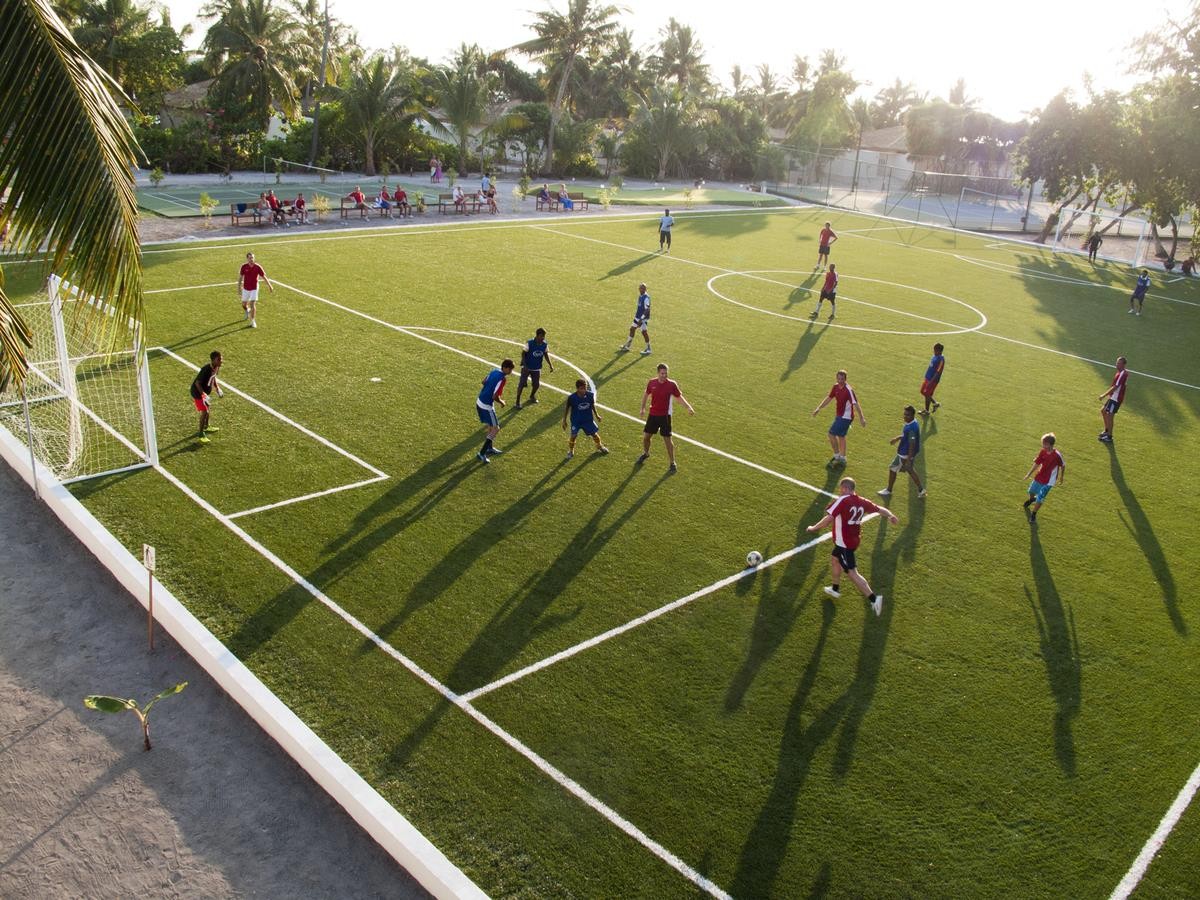 Vilamendhoo Island Resort & Spa 18