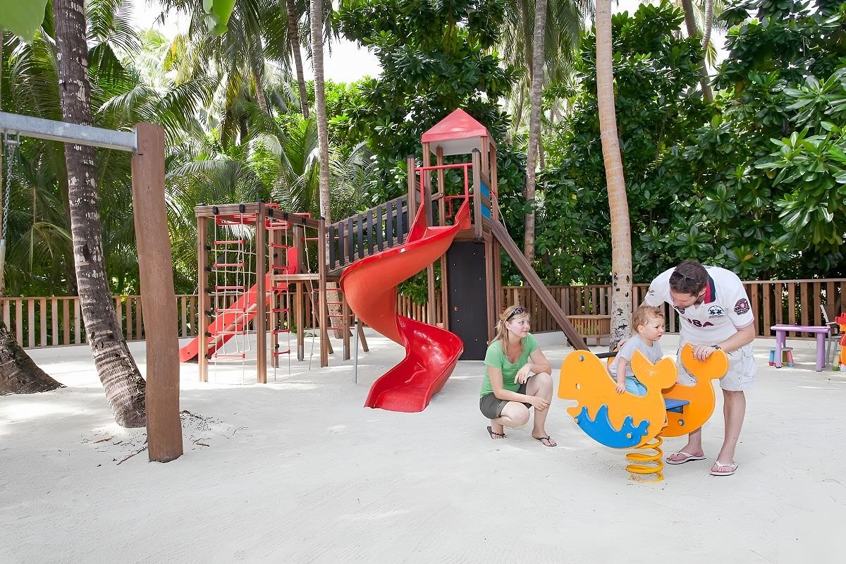 Vilamendhoo Island Resort & Spa 20