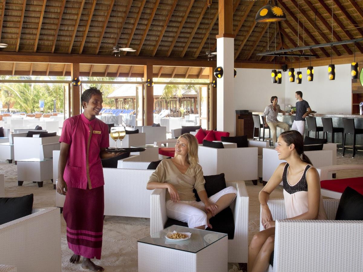 Vilamendhoo Island Resort & Spa 25