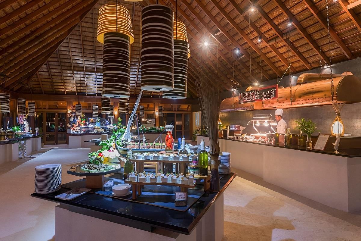 Vilamendhoo Island Resort & Spa 26