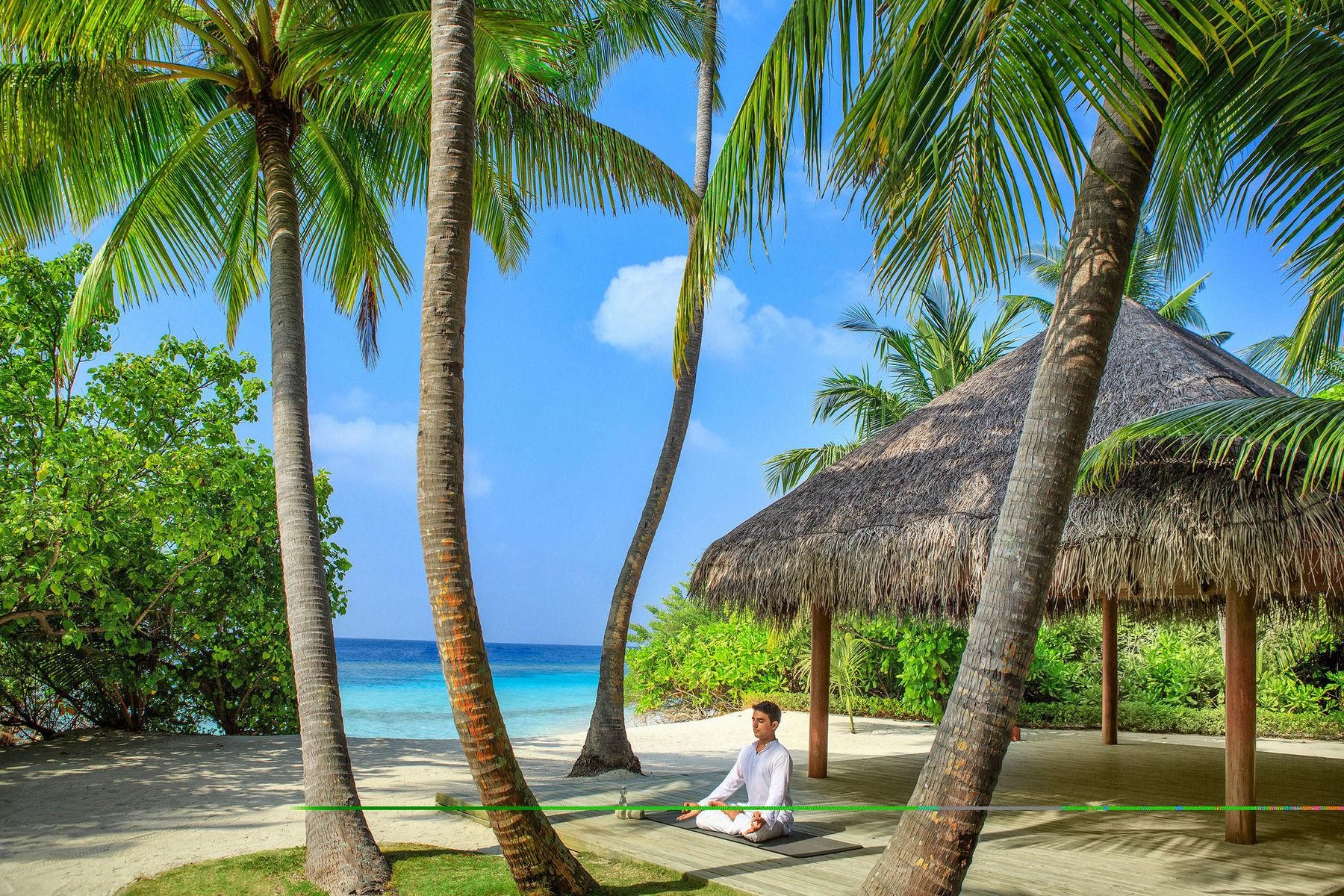 Dusit Thani Maldives 11