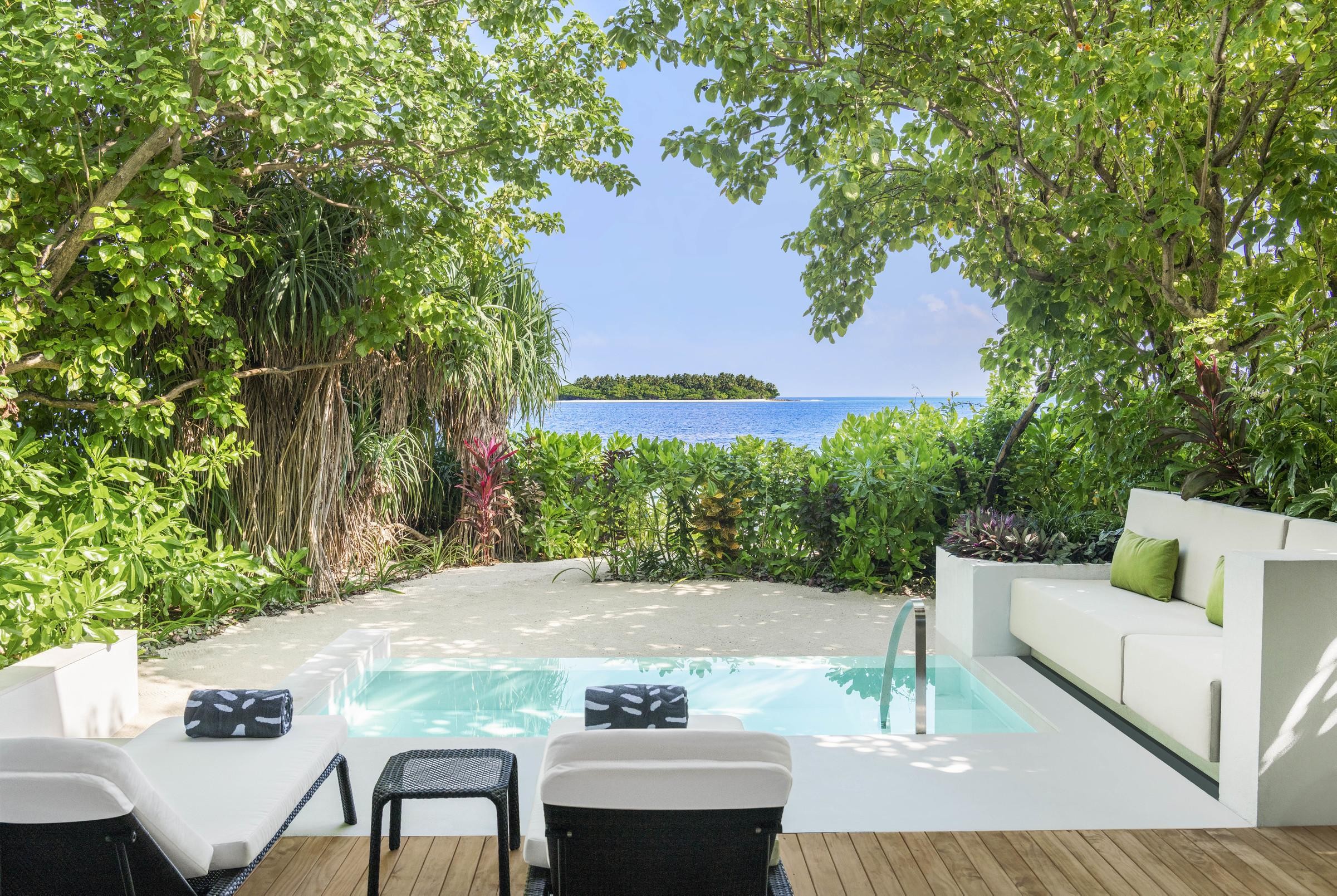 The Westin Maldives Miriandhoo Resort 9