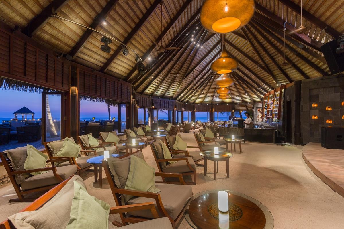 Komandoo Island Resort & Spa 12