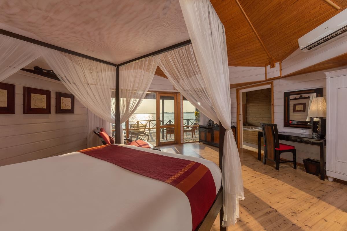 Komandoo Island Resort & Spa 24