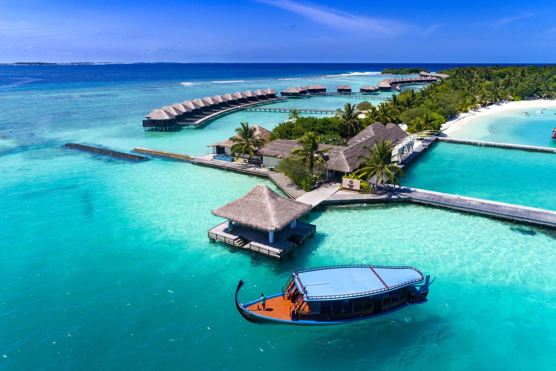 Sheraton Maldives Full Moon Resort & Spa