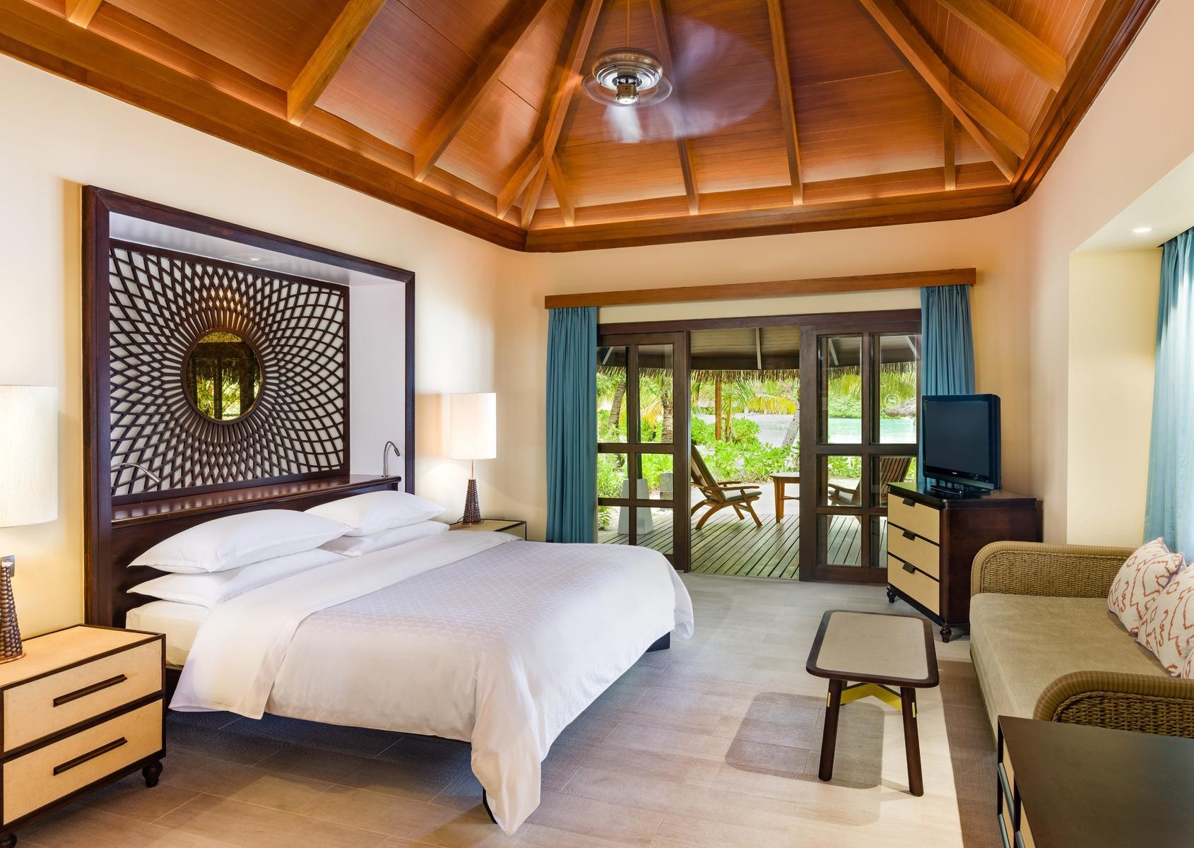 Sheraton Maldives Full Moon Resort & Spa 8