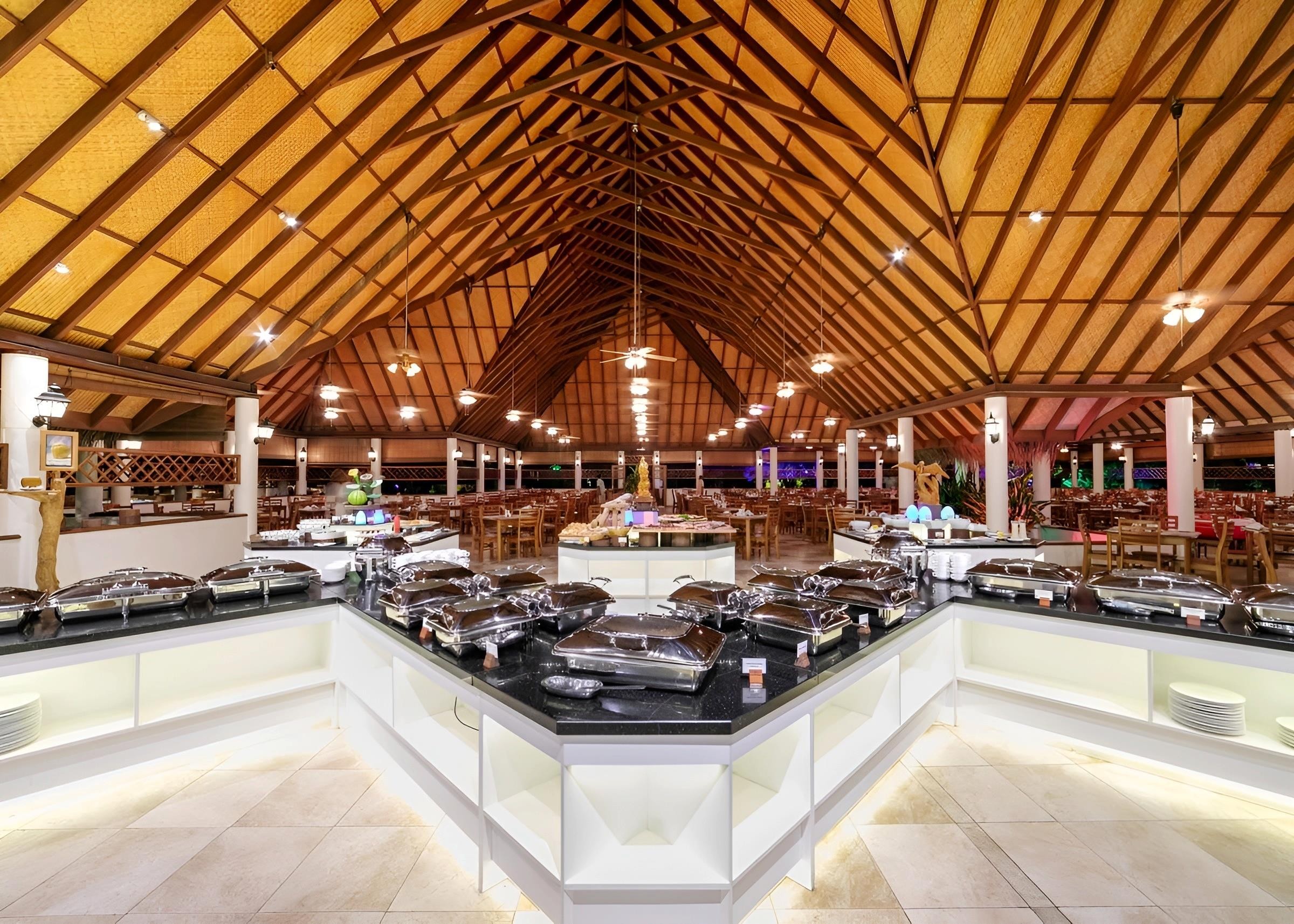 Fihalhohi Island Resort 10