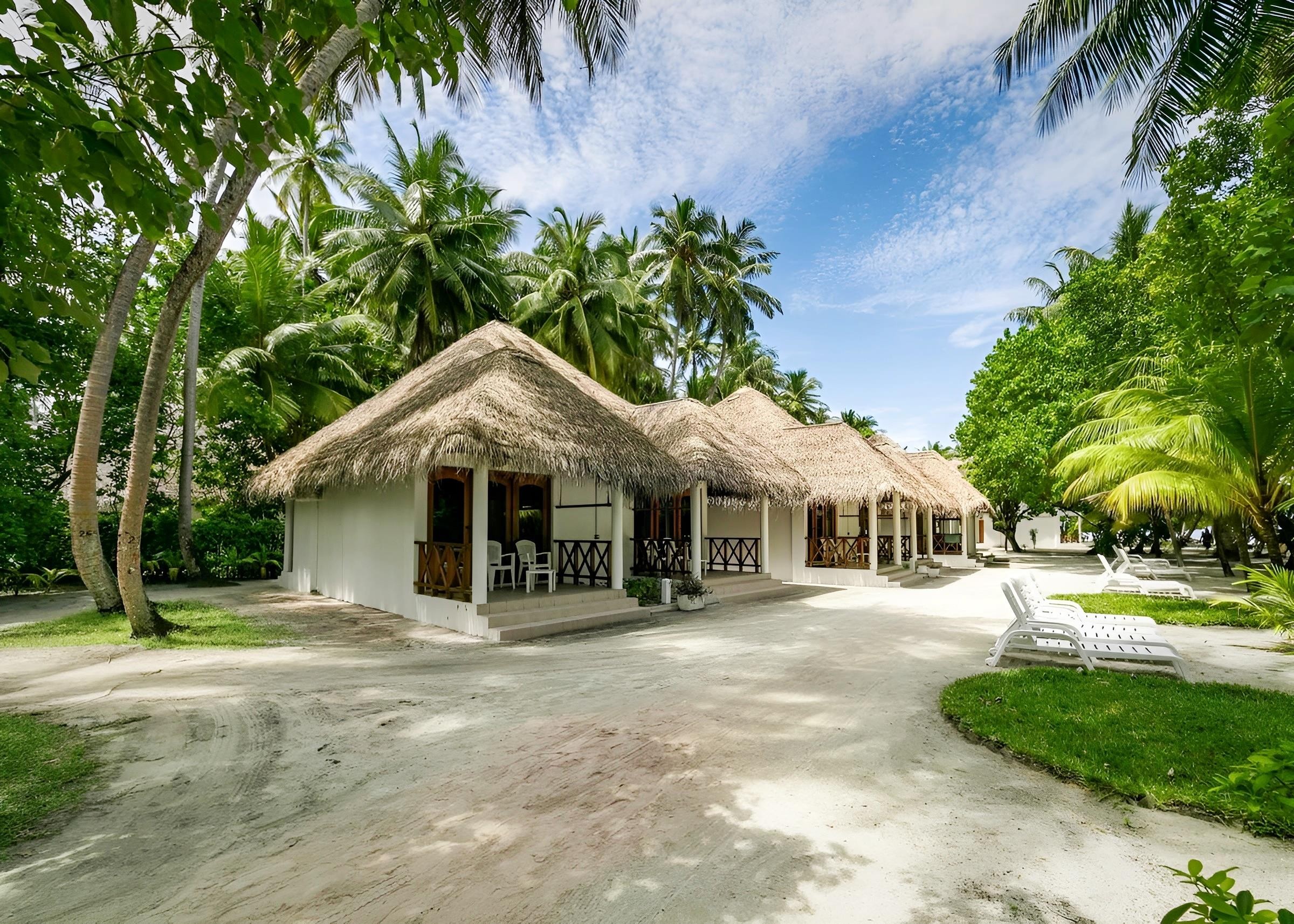 Fihalhohi Island Resort 17