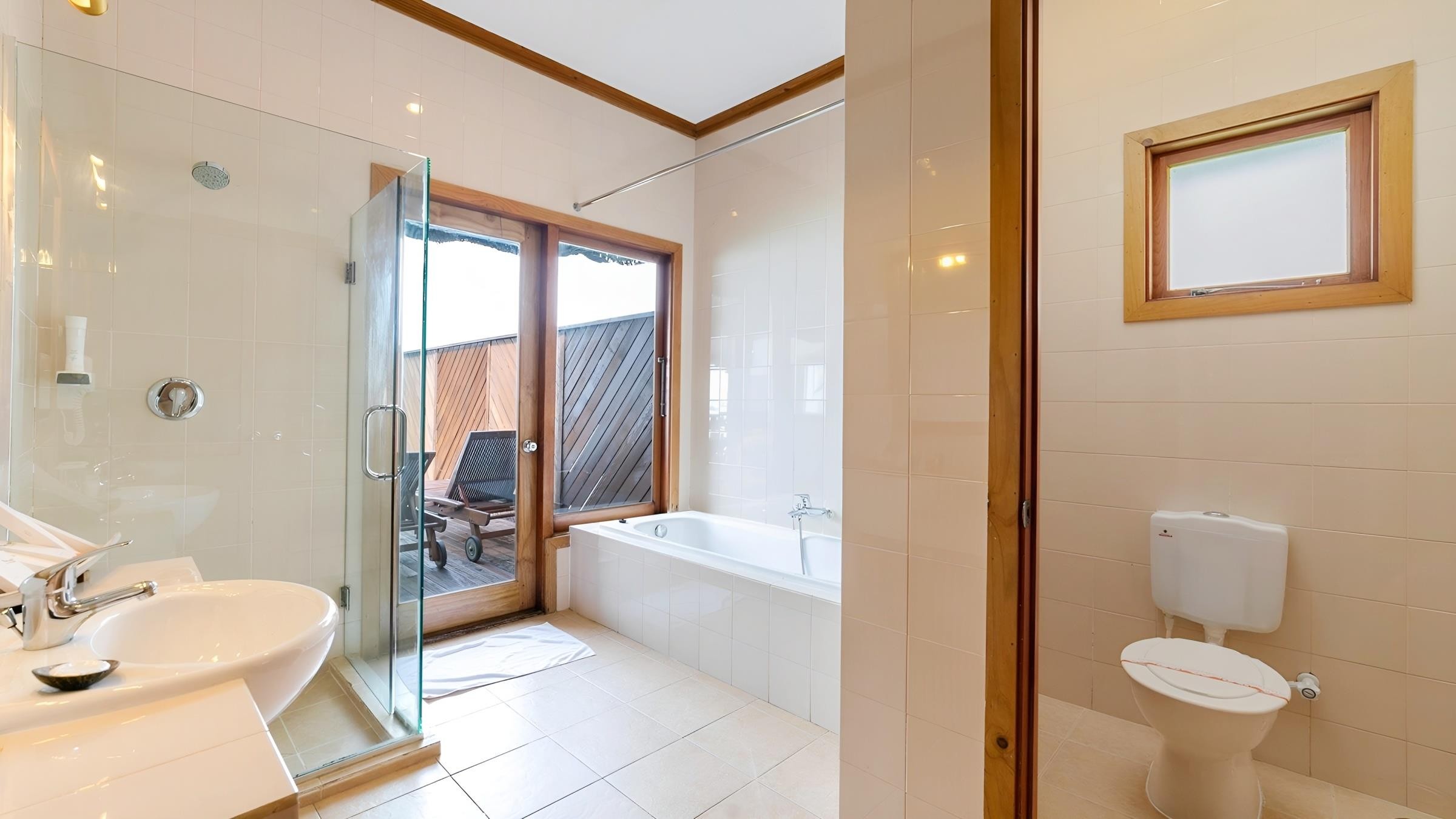 Fihalhohi Island Resort 23