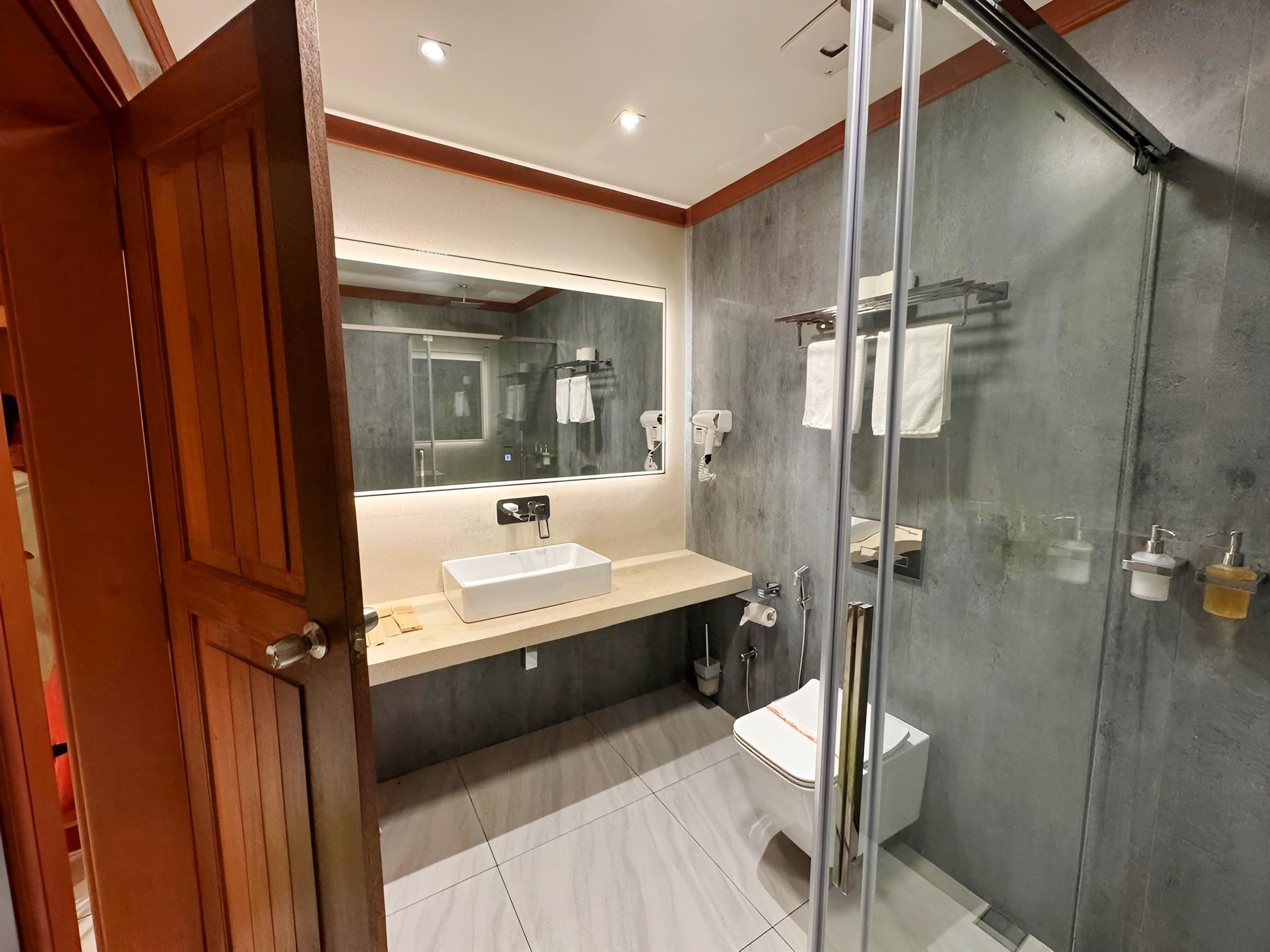 Fihalhohi Island Resort 9