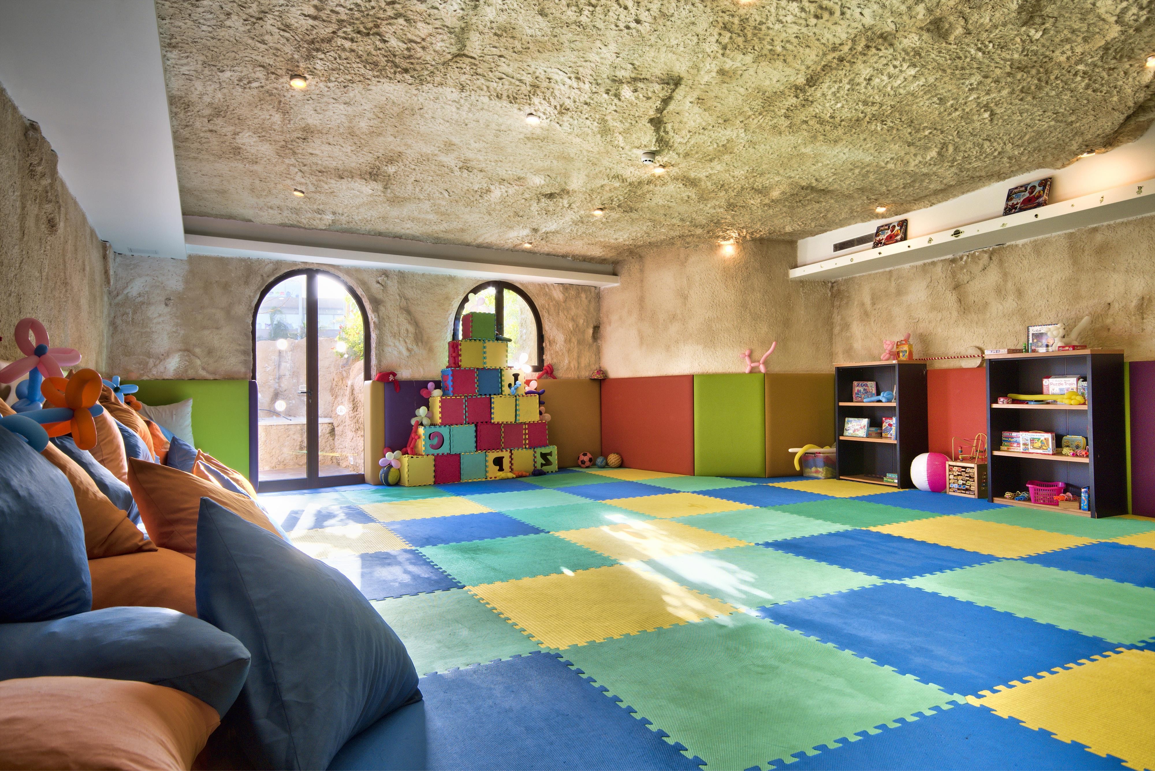 db Seabank Resort & Spa 25