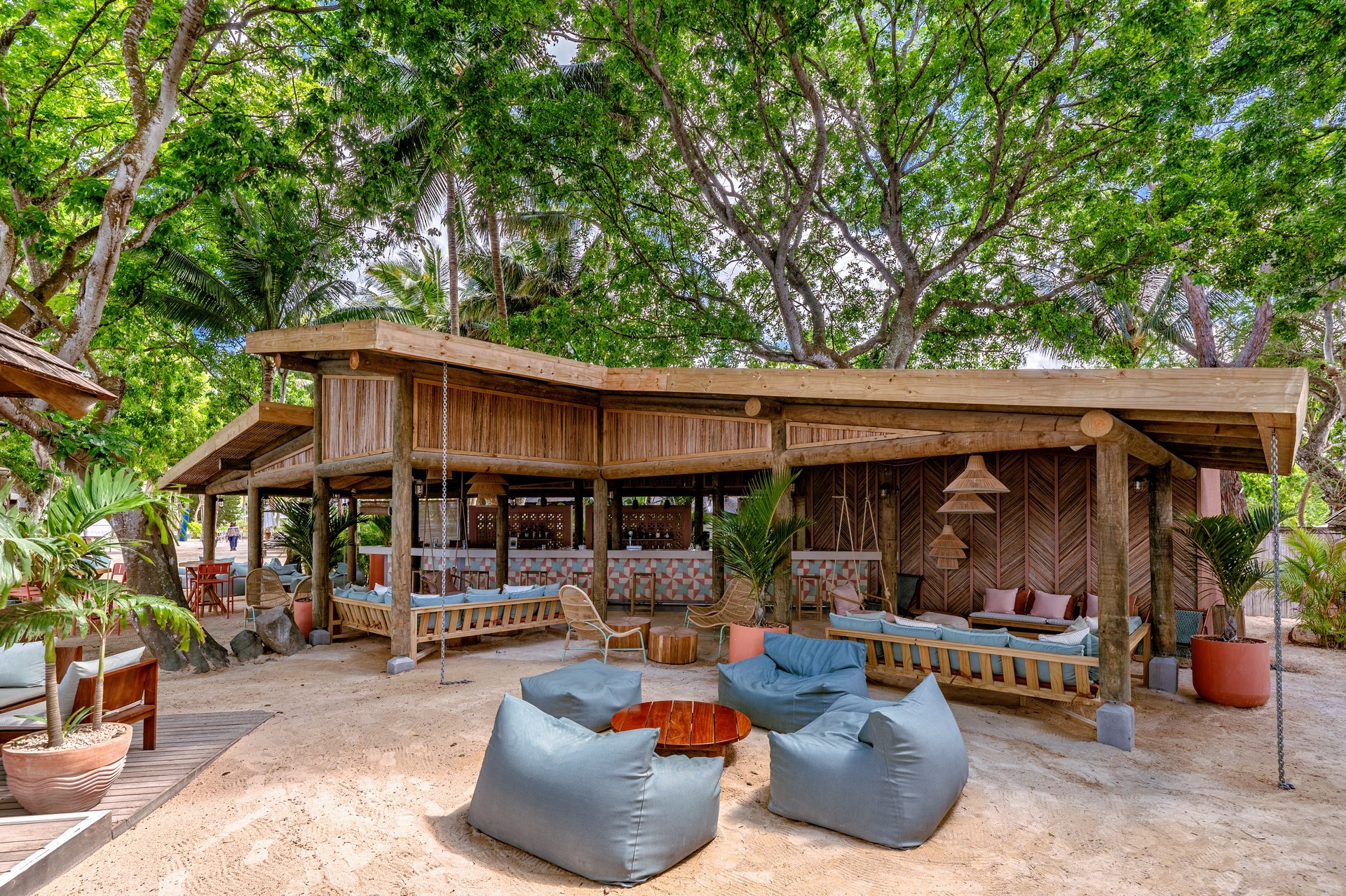 Ravenala Attitude 23