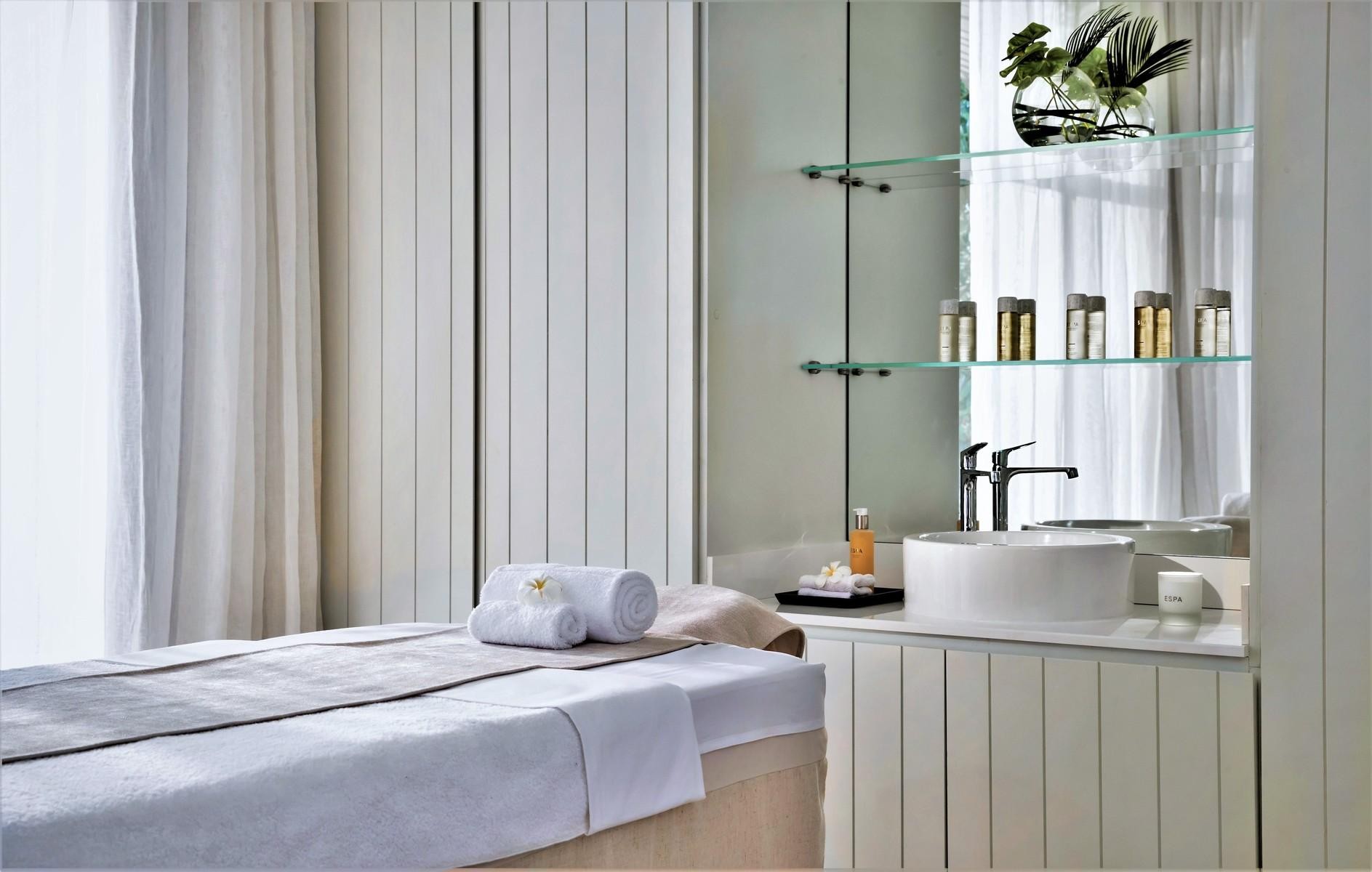 One And Only Le Saint Geran 11