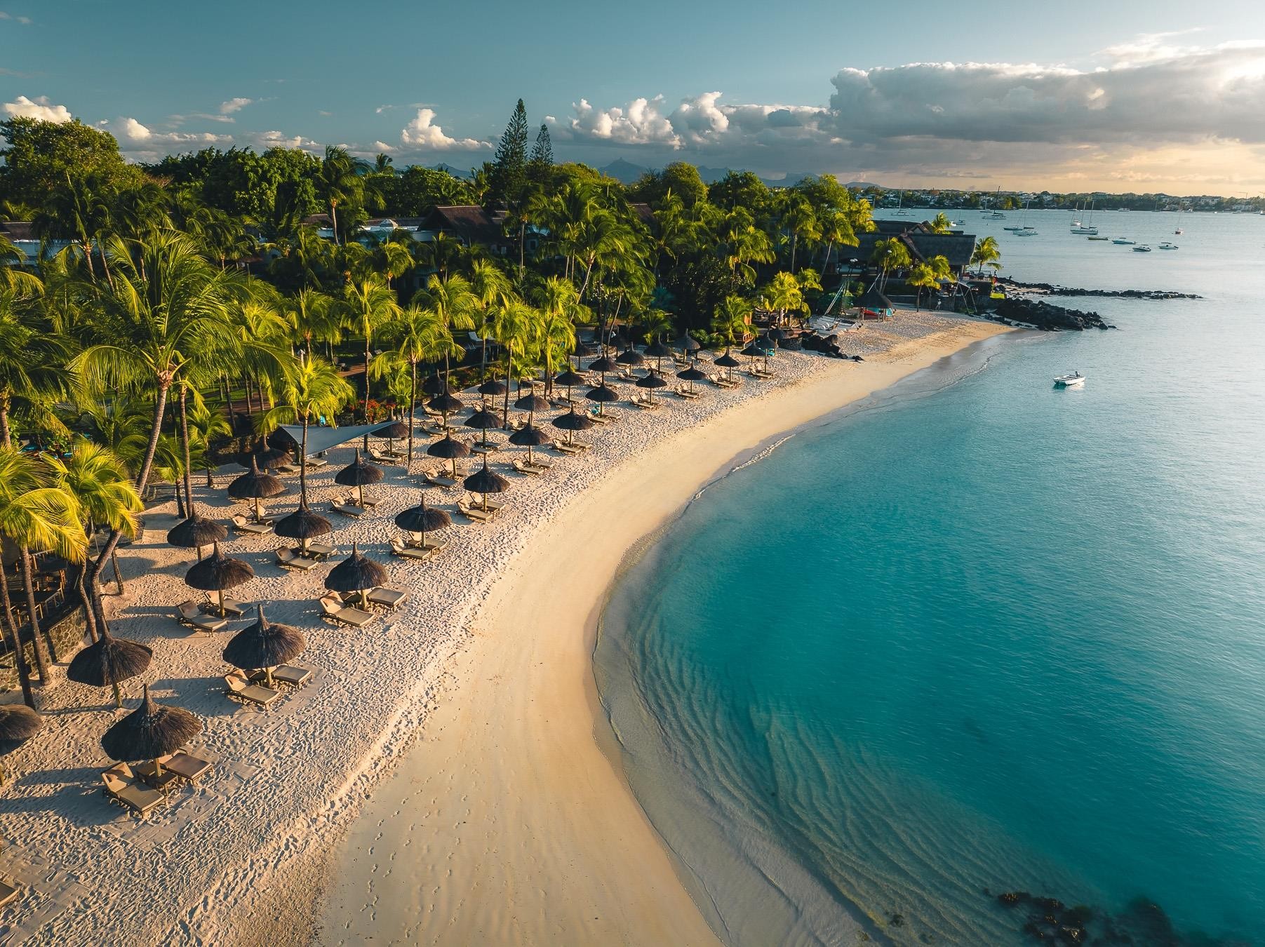 ROYAL PALM BEACHCOMBER LUXURY 7