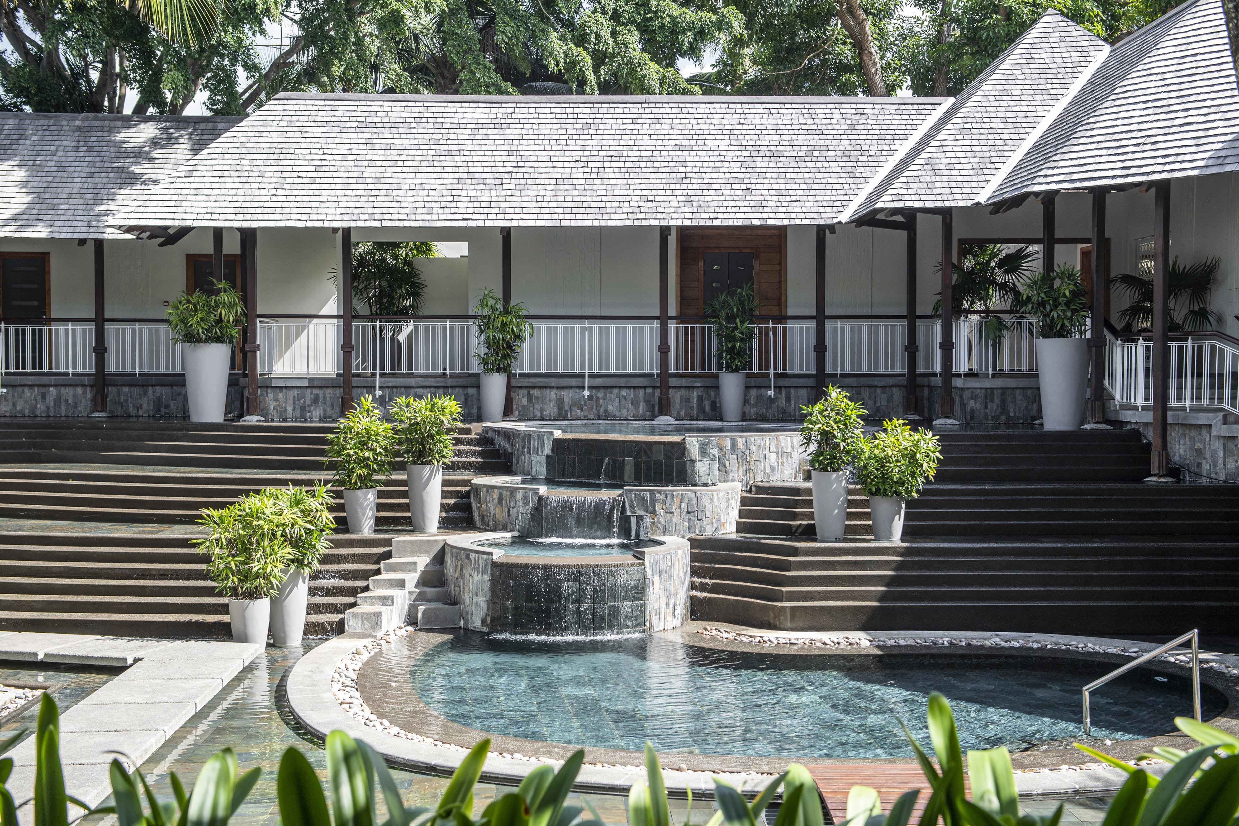 ROYAL PALM BEACHCOMBER LUXURY 5