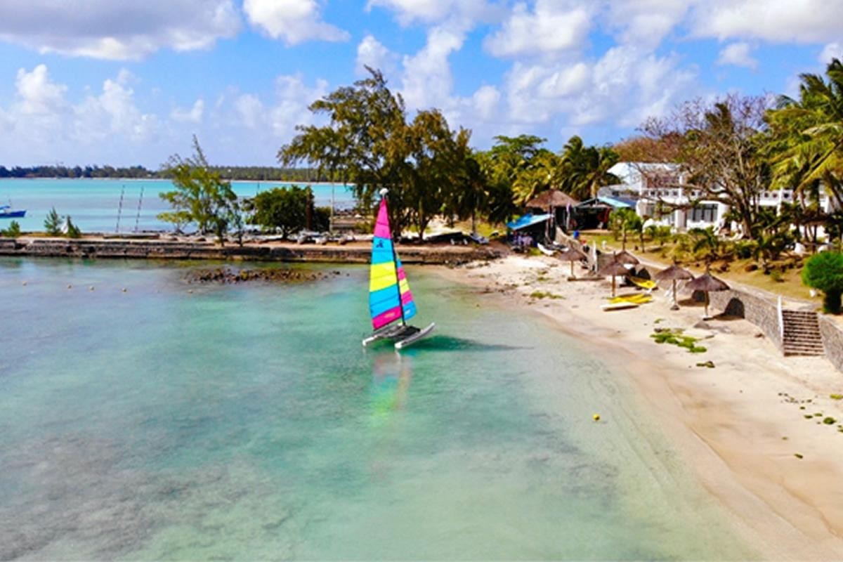 Mont Choisy Coral Azur Beach Resort