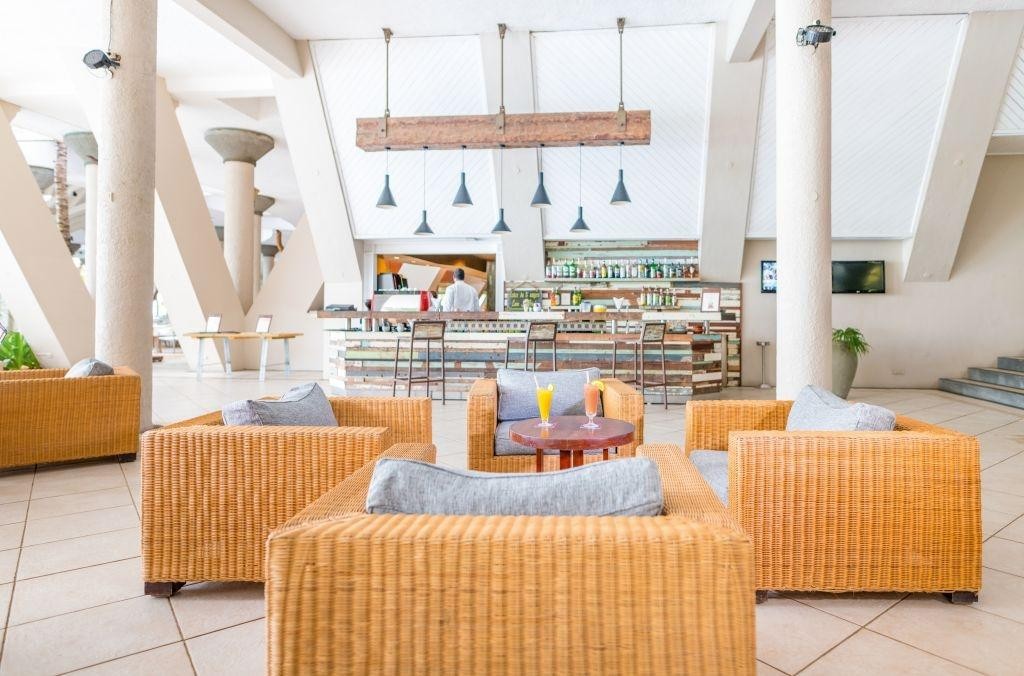 Victoria Beachcomber Resort & Spa 9