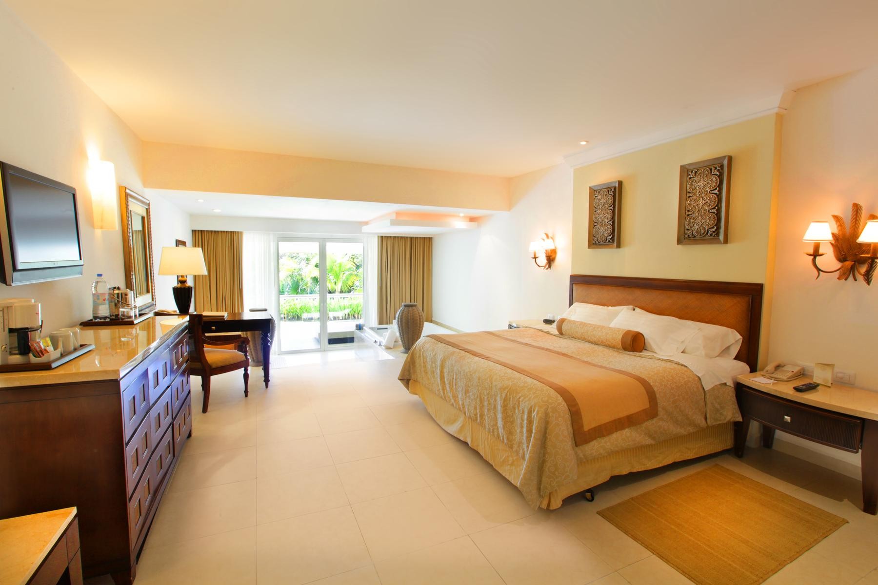 Moon Palace - The Grand 6