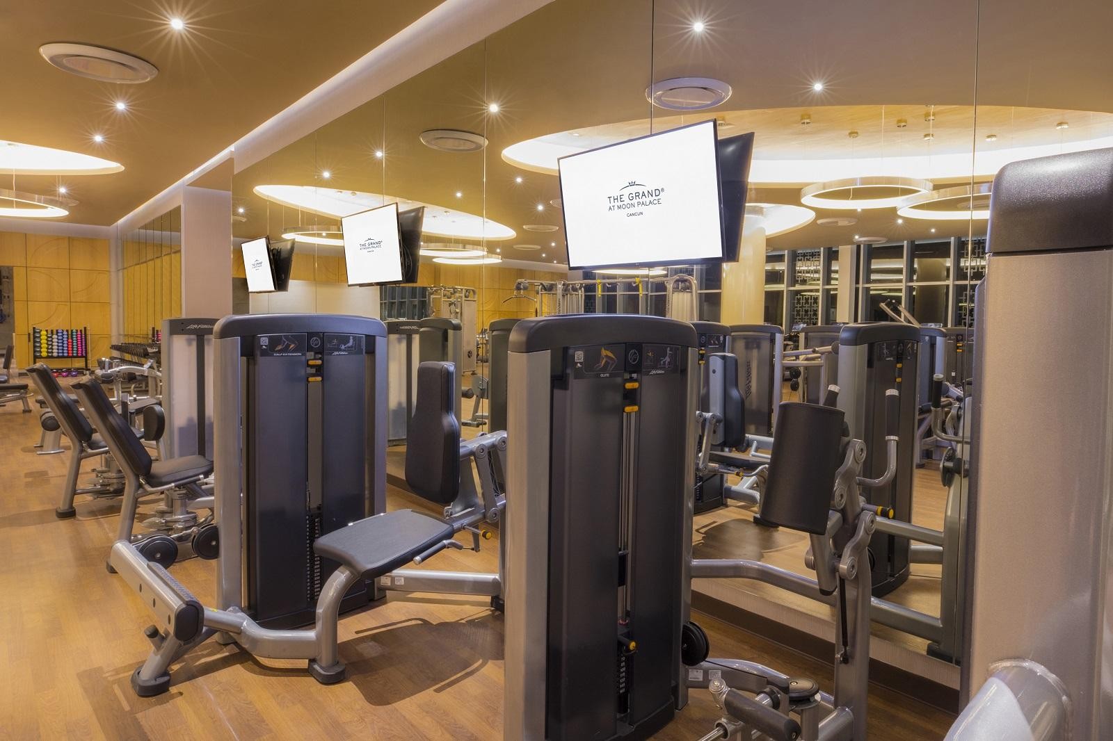 Moon Palace - The Grand 12