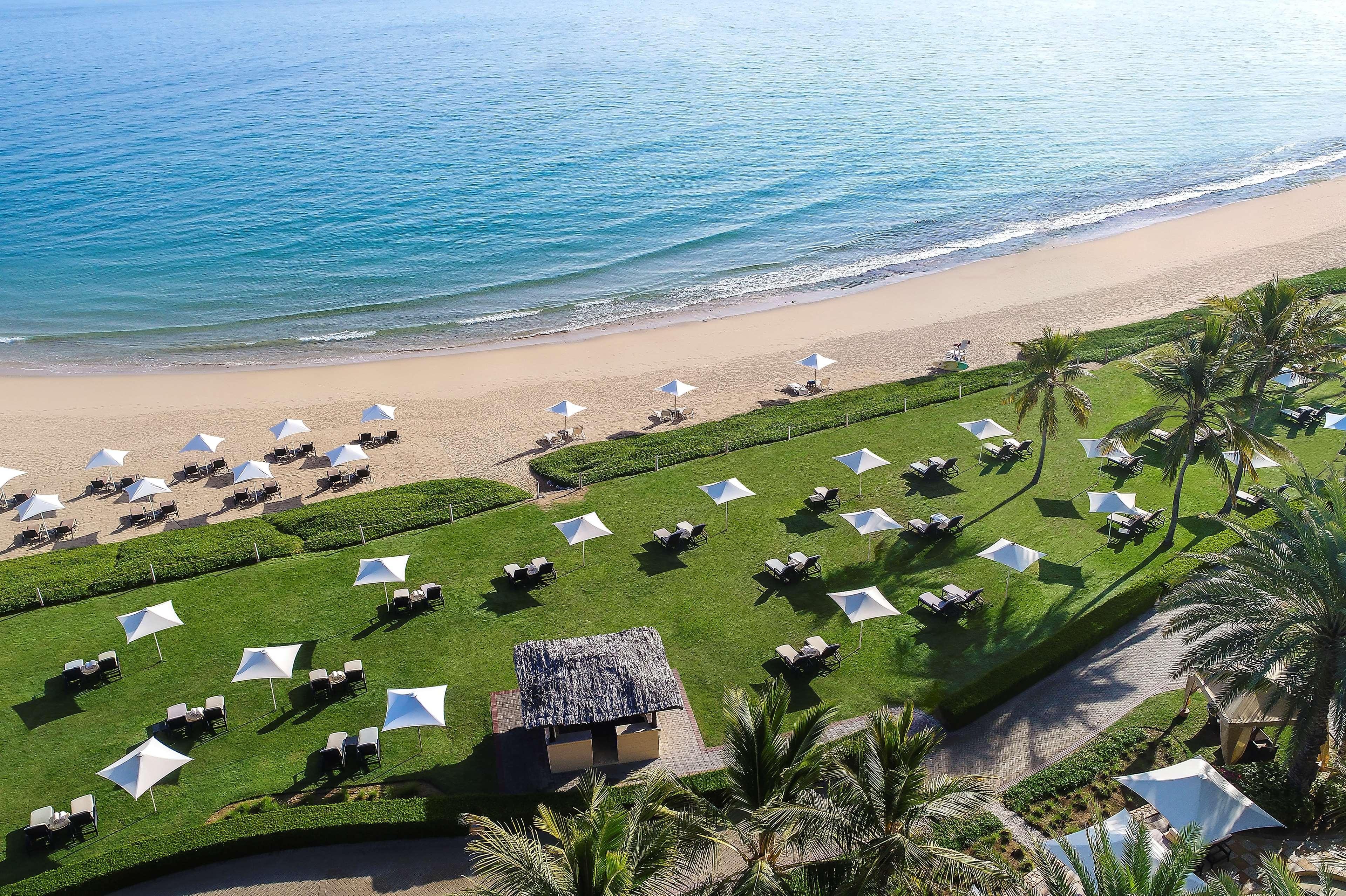 Shangri La Barr Al Jissah Resort and Spa Al Waha 9