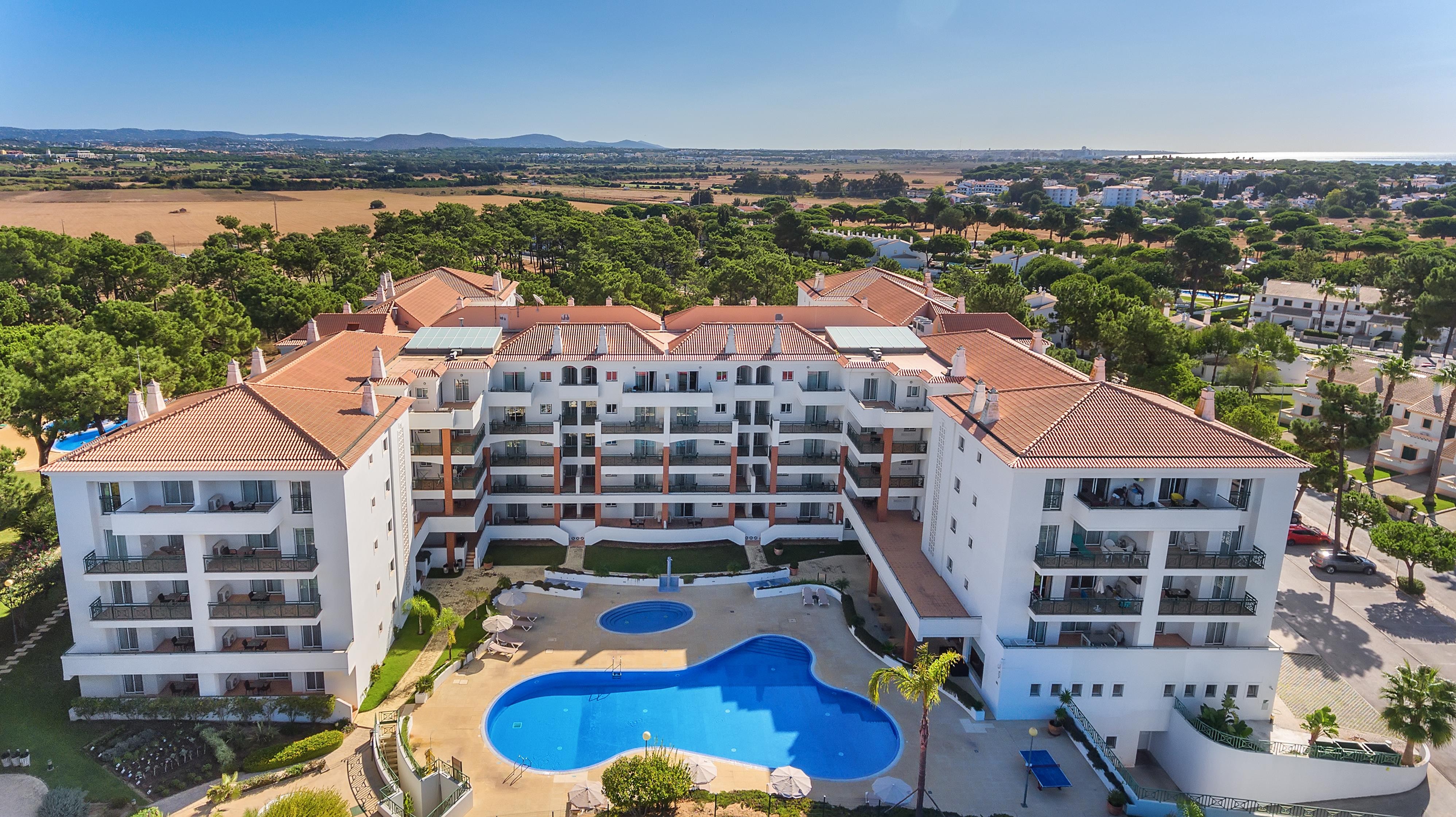 AP VICTORIA SPORTS & BEACH 15