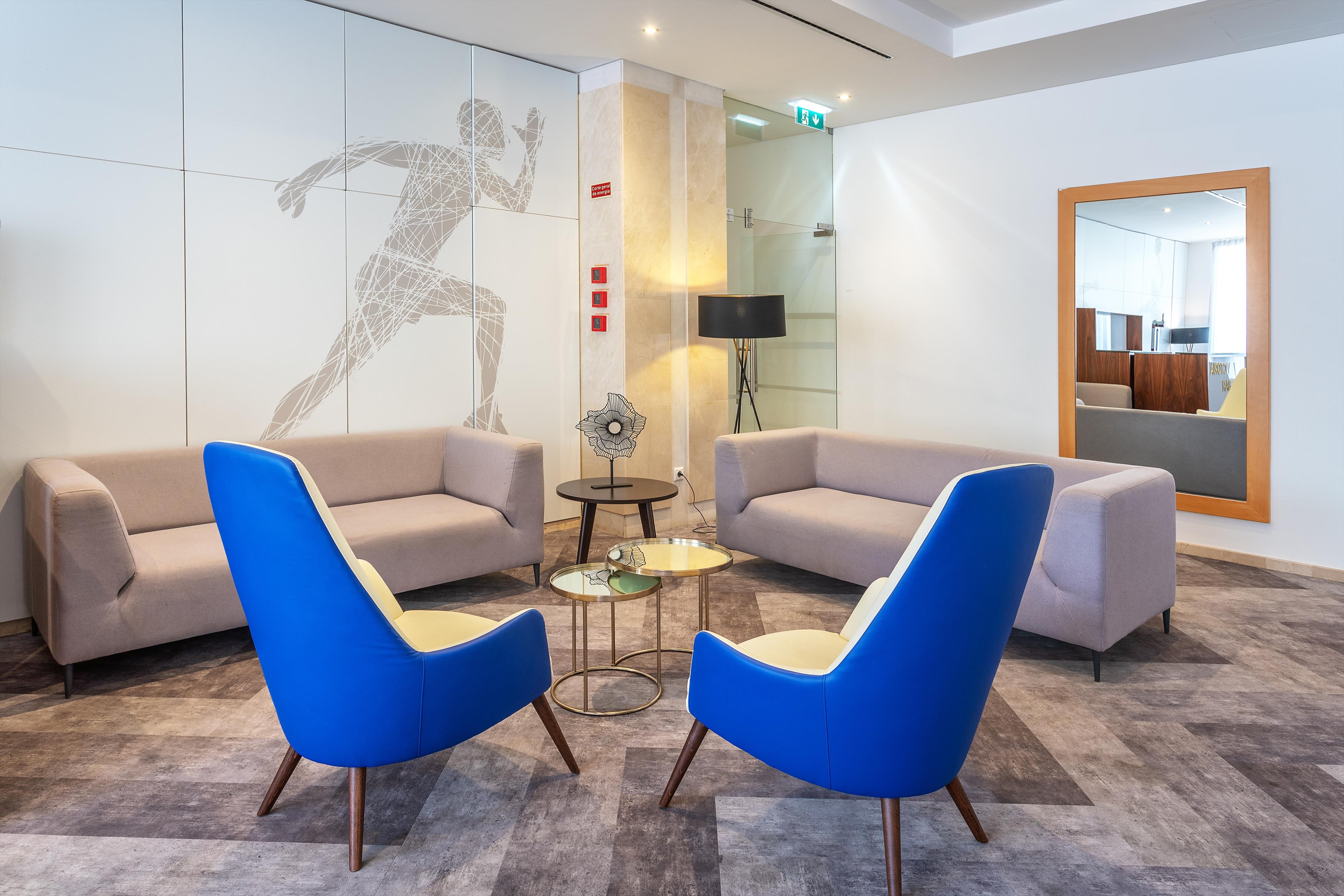 AP VICTORIA SPORTS & BEACH 14