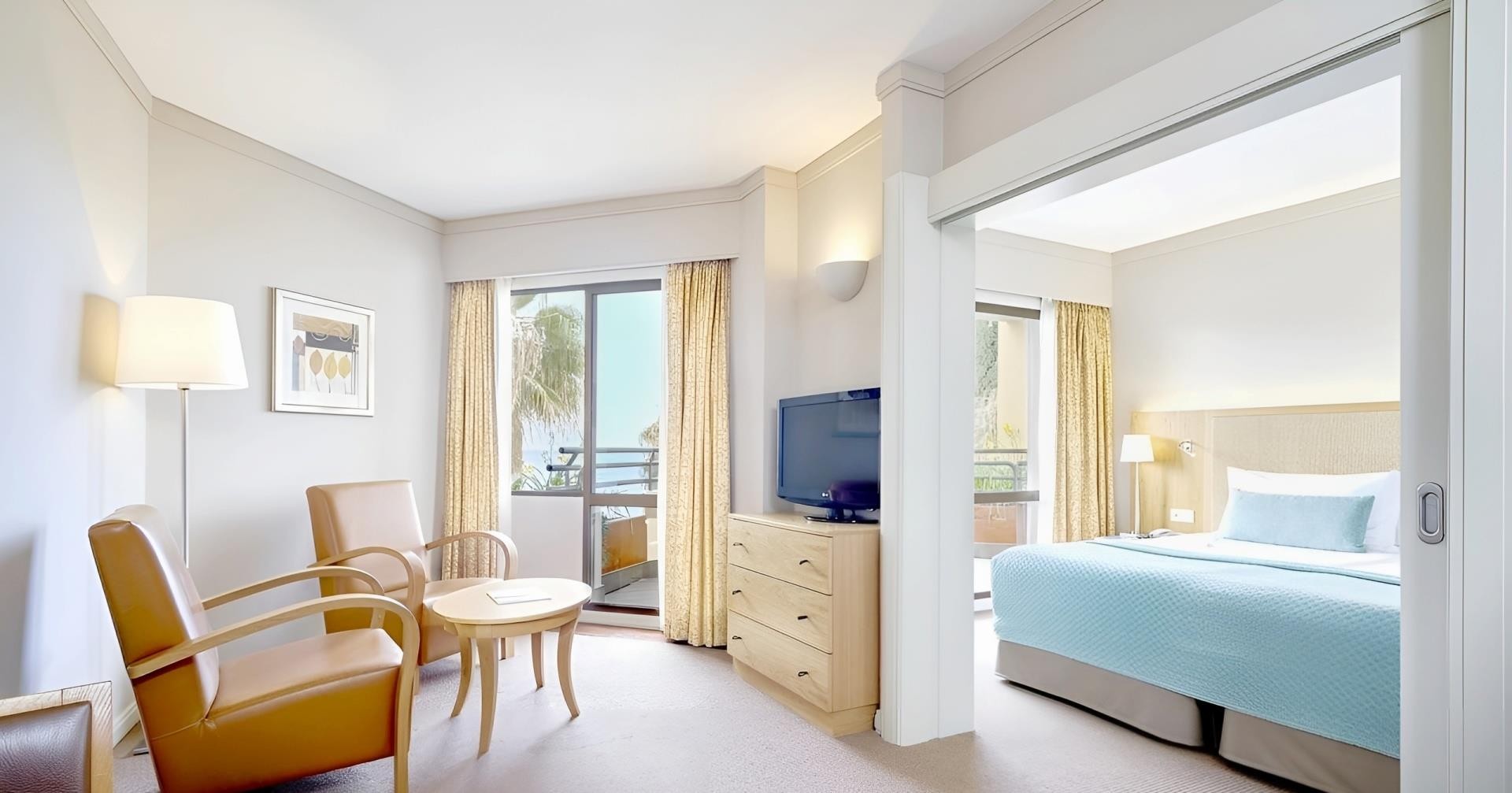 Suite Hotel Eden Mar 8