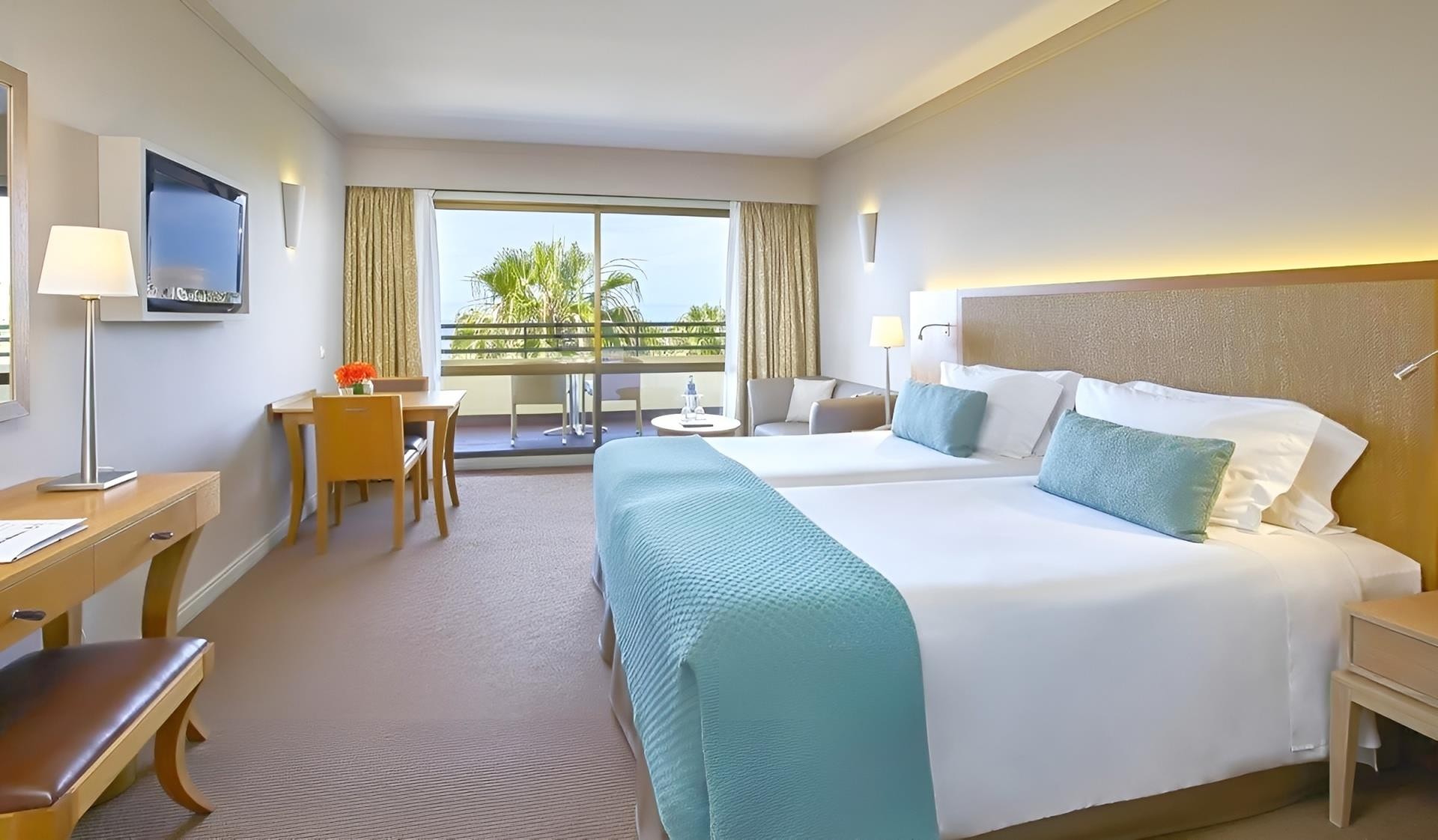 Suite Hotel Eden Mar 5