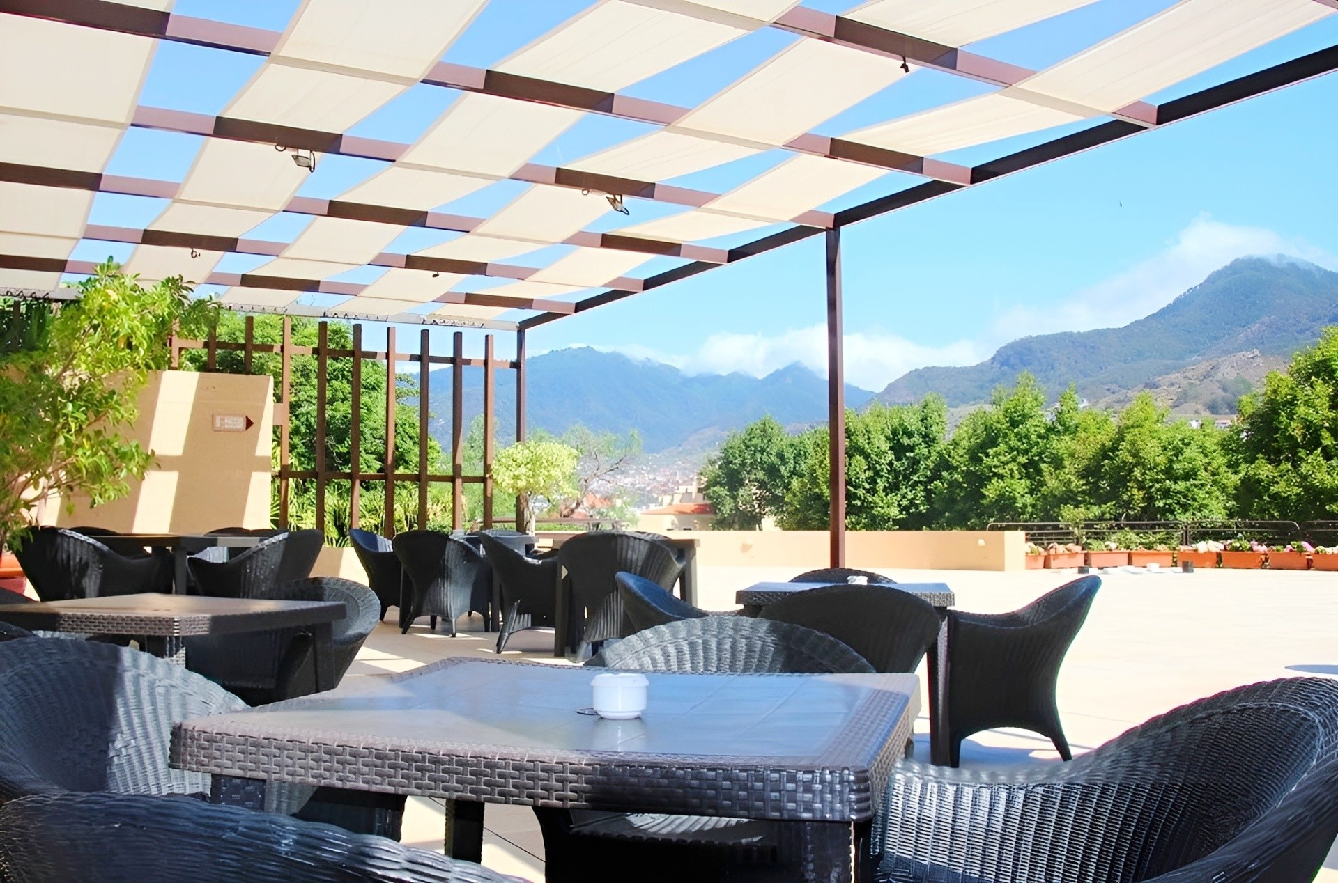 Dom Pedro Madeira 14