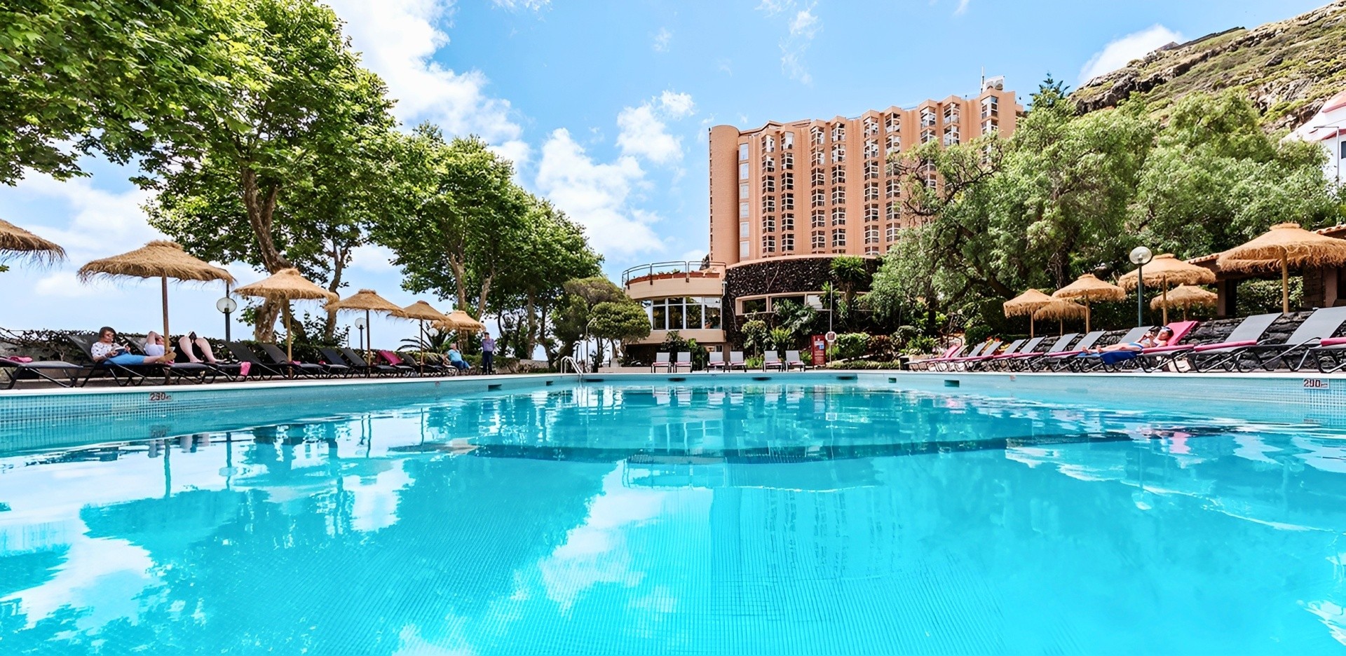 Dom Pedro Madeira 11