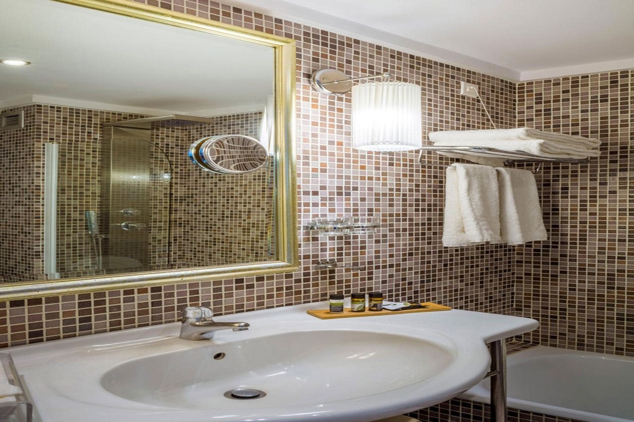 St. George Lycabettus Lifestyle 9