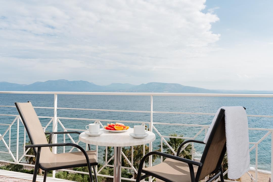 Calamos Beach Family Club Hotel