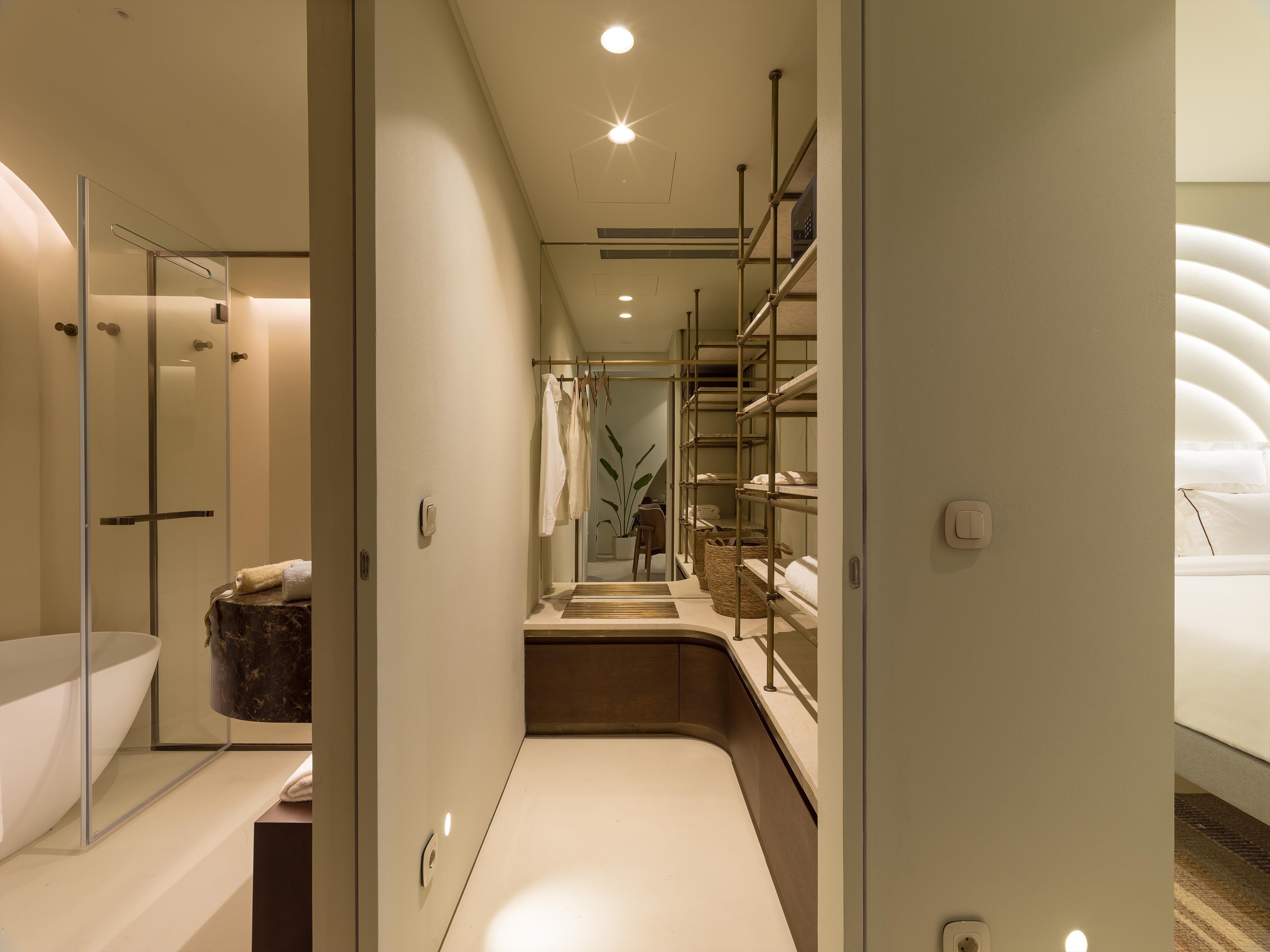 Isla Brown Corinthia, Curio Collection by Hilton 12