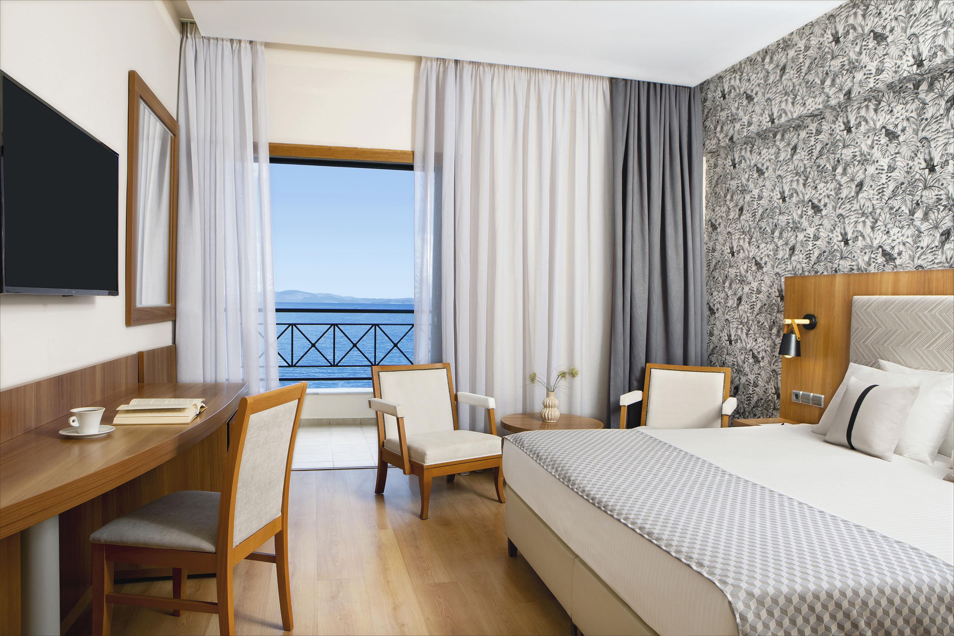 Ramada Attica Riviera