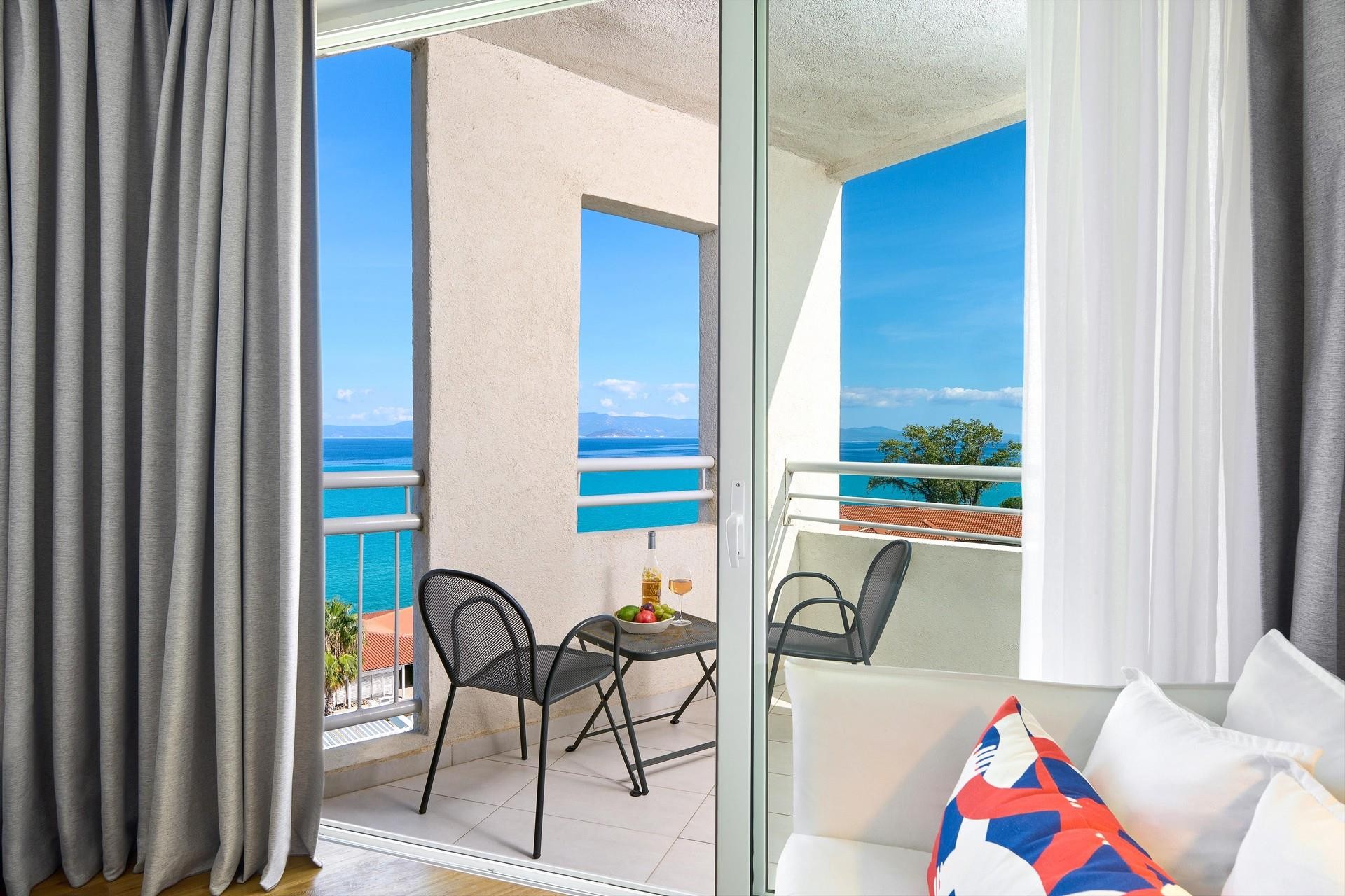 Domes Noruz Kassandra 17