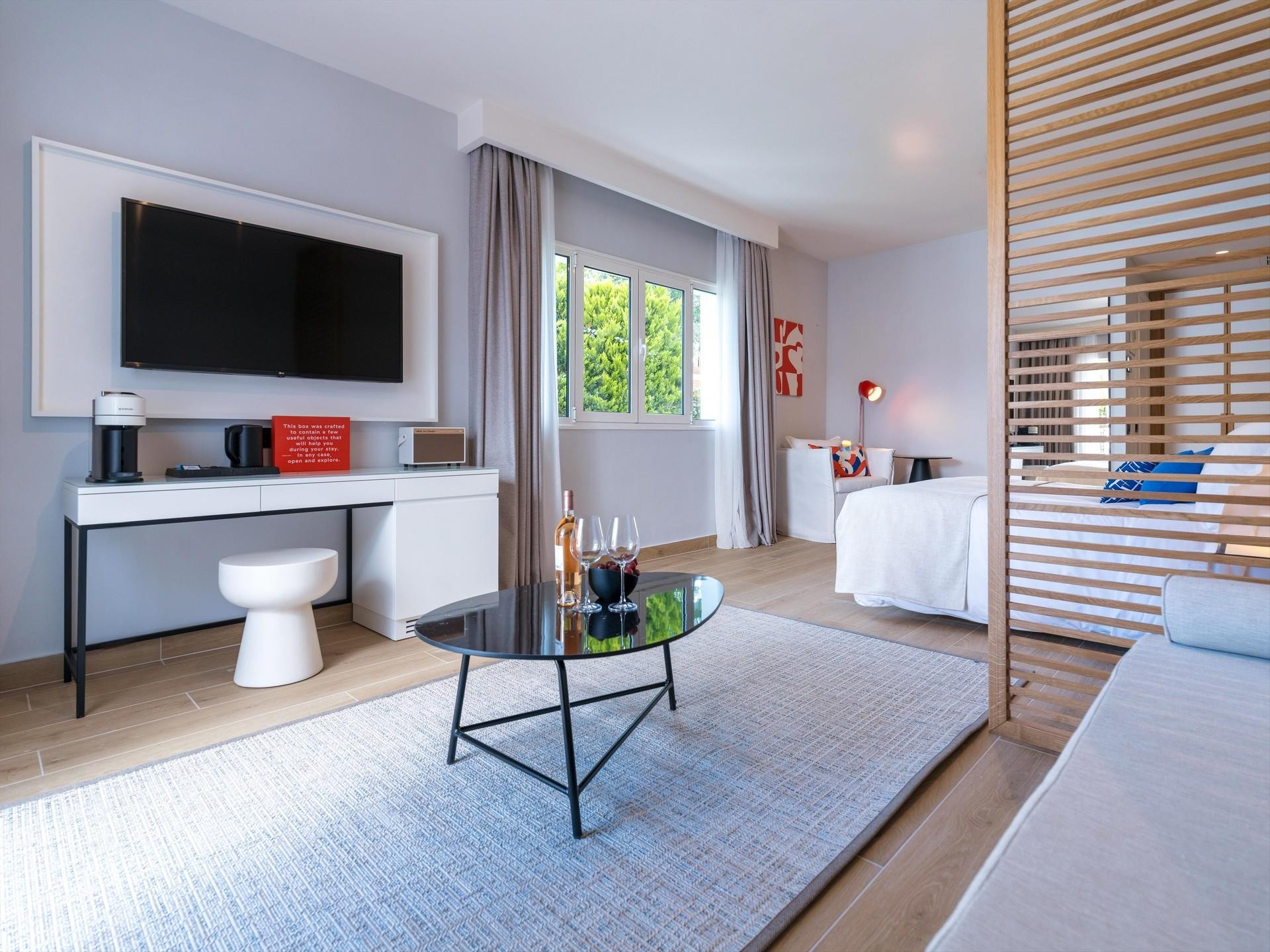 Domes Noruz Kassandra 18