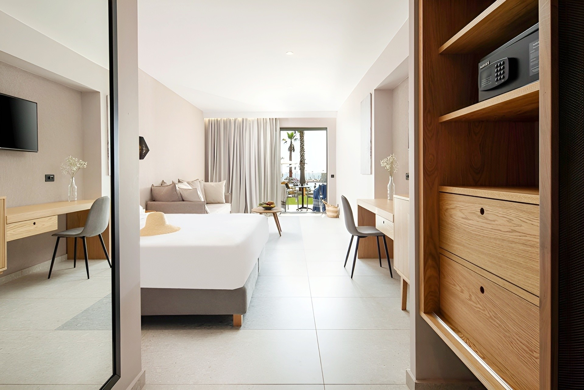 Portes Lithos Luxury Resort 11