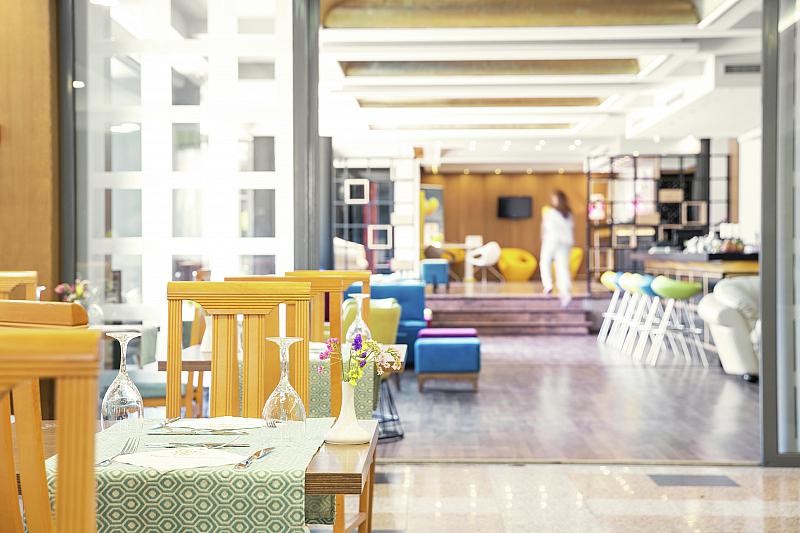 Mediterranean Resort 8