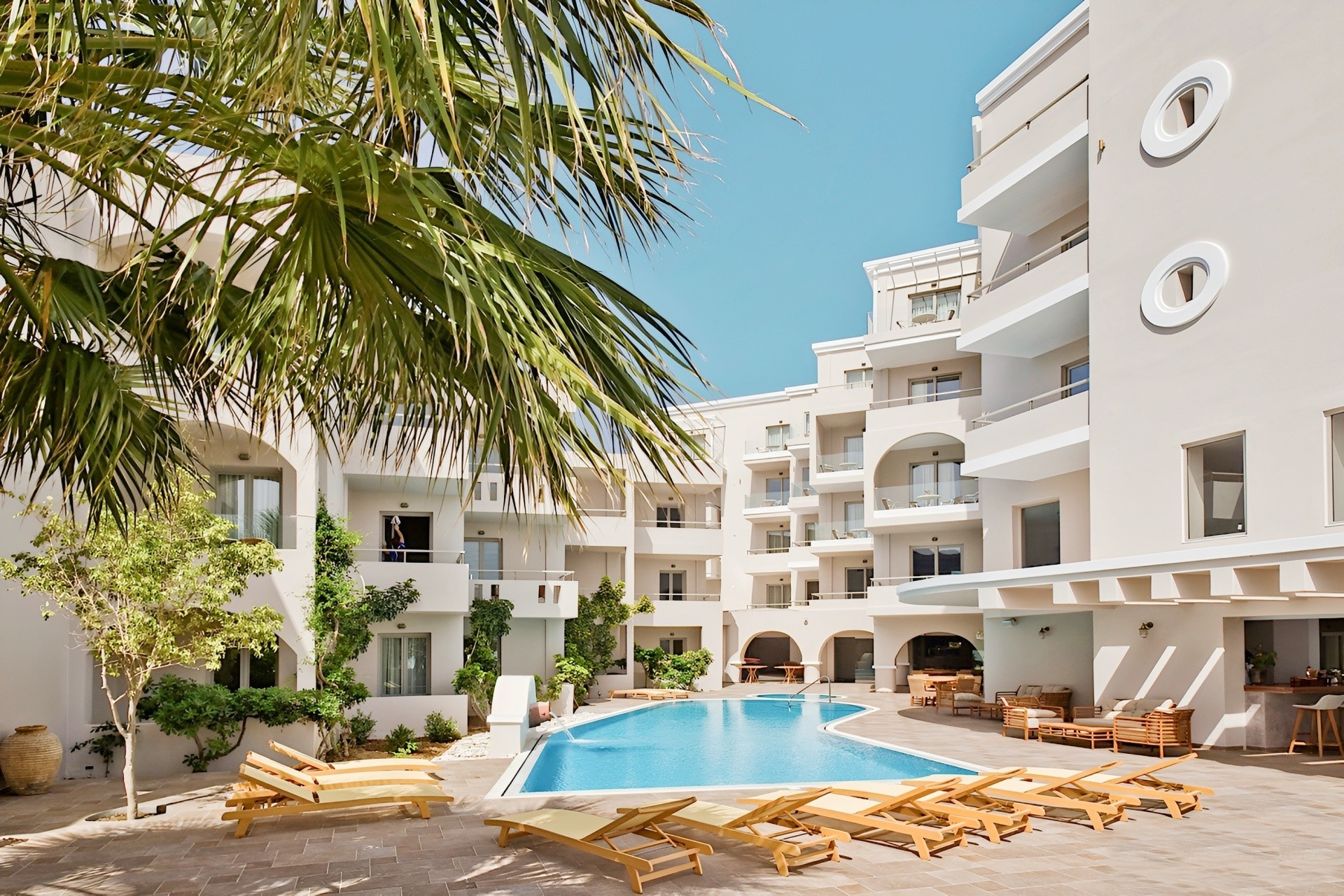 PARASOL LUXURY HOTEL & SUITES