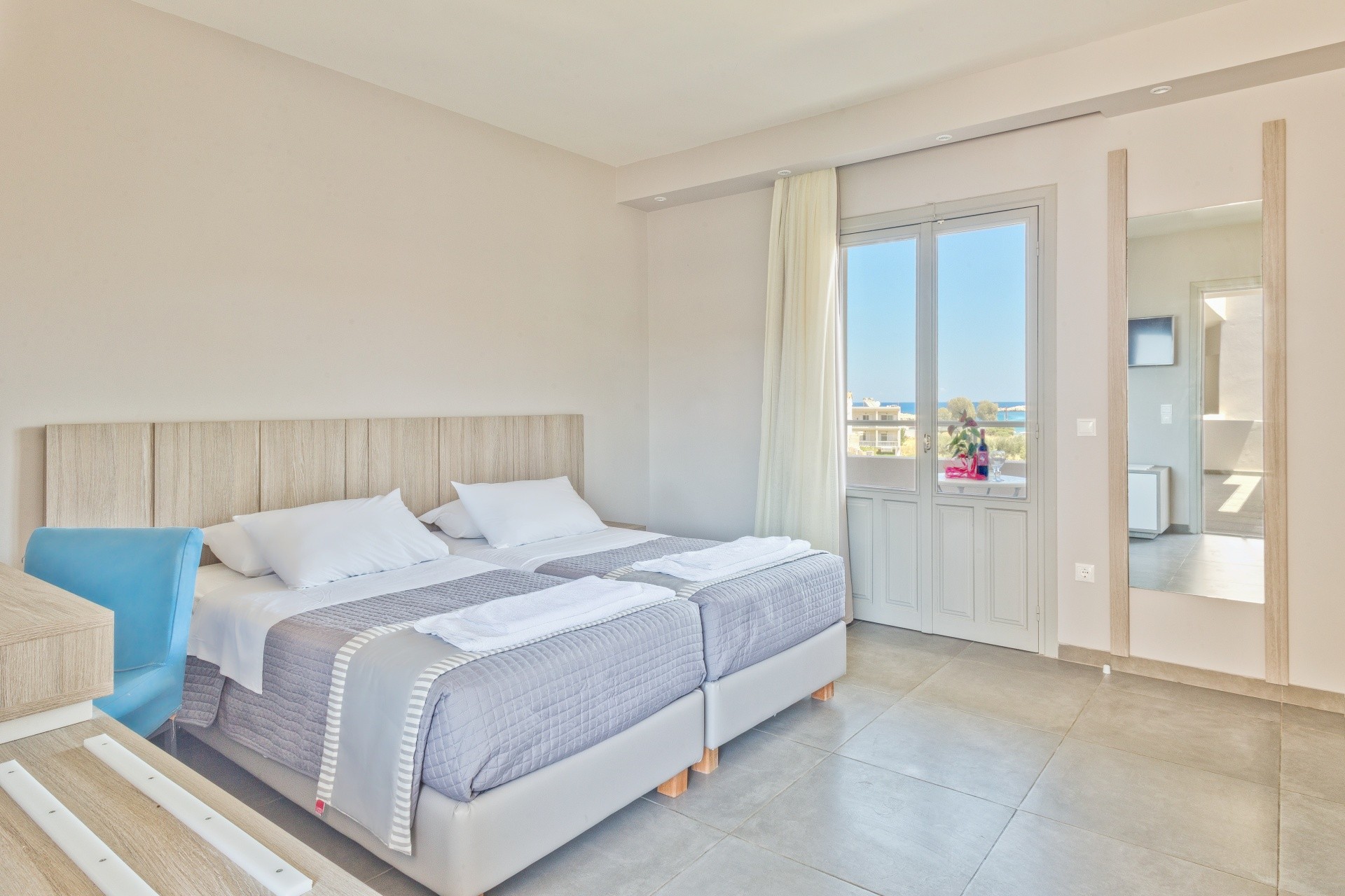 PARASOL LUXURY HOTEL & SUITES