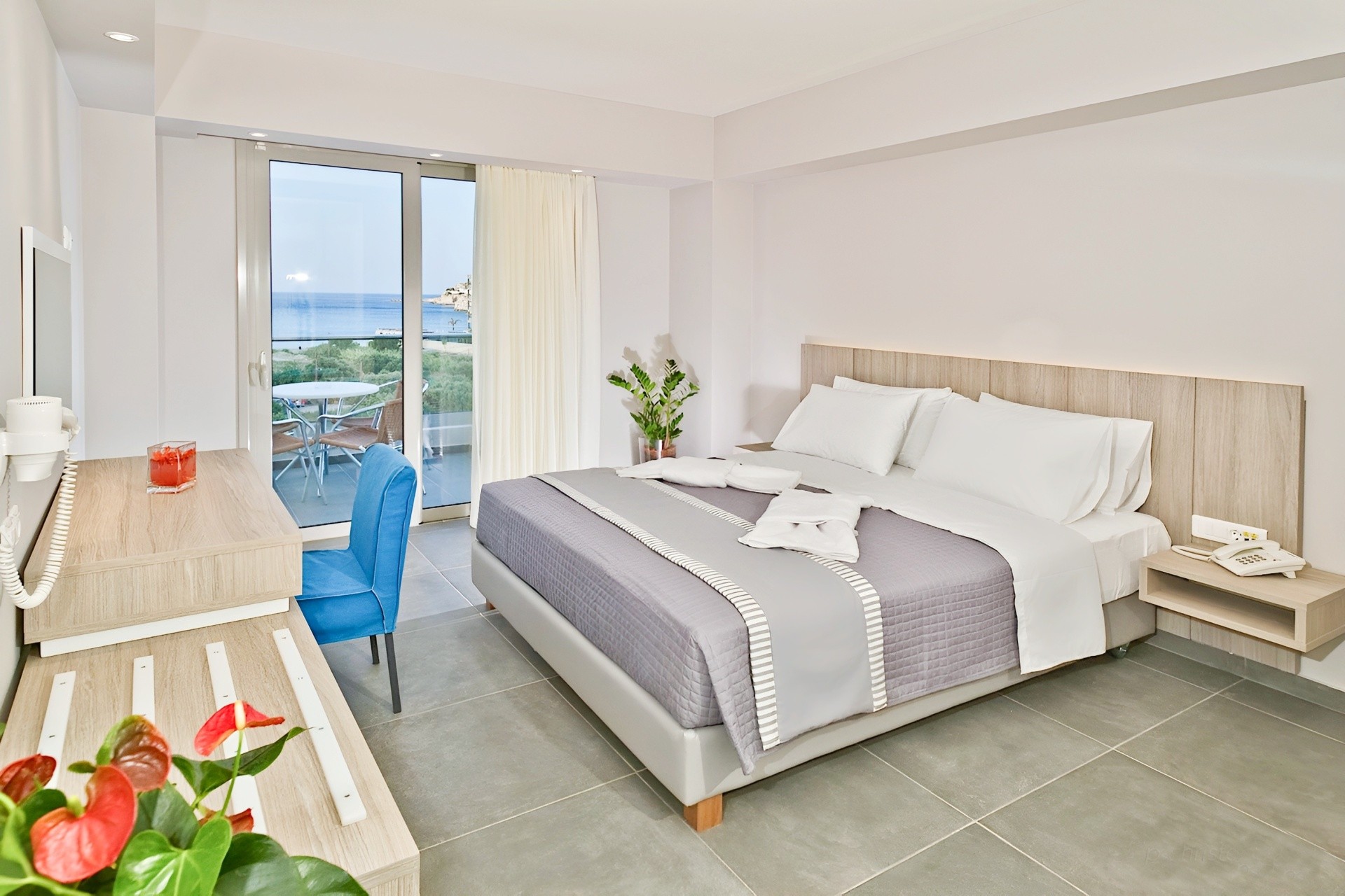 PARASOL LUXURY HOTEL & SUITES